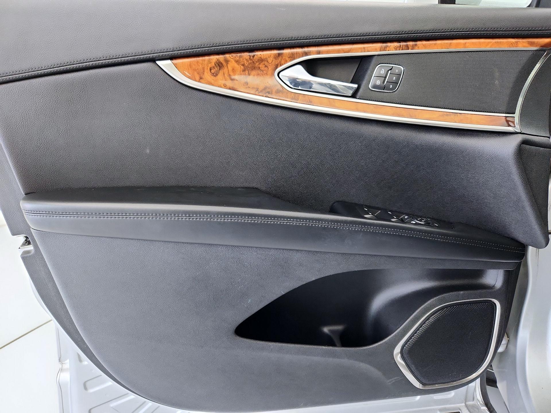 Thumbnail: 2016 Lincoln MKX - 12