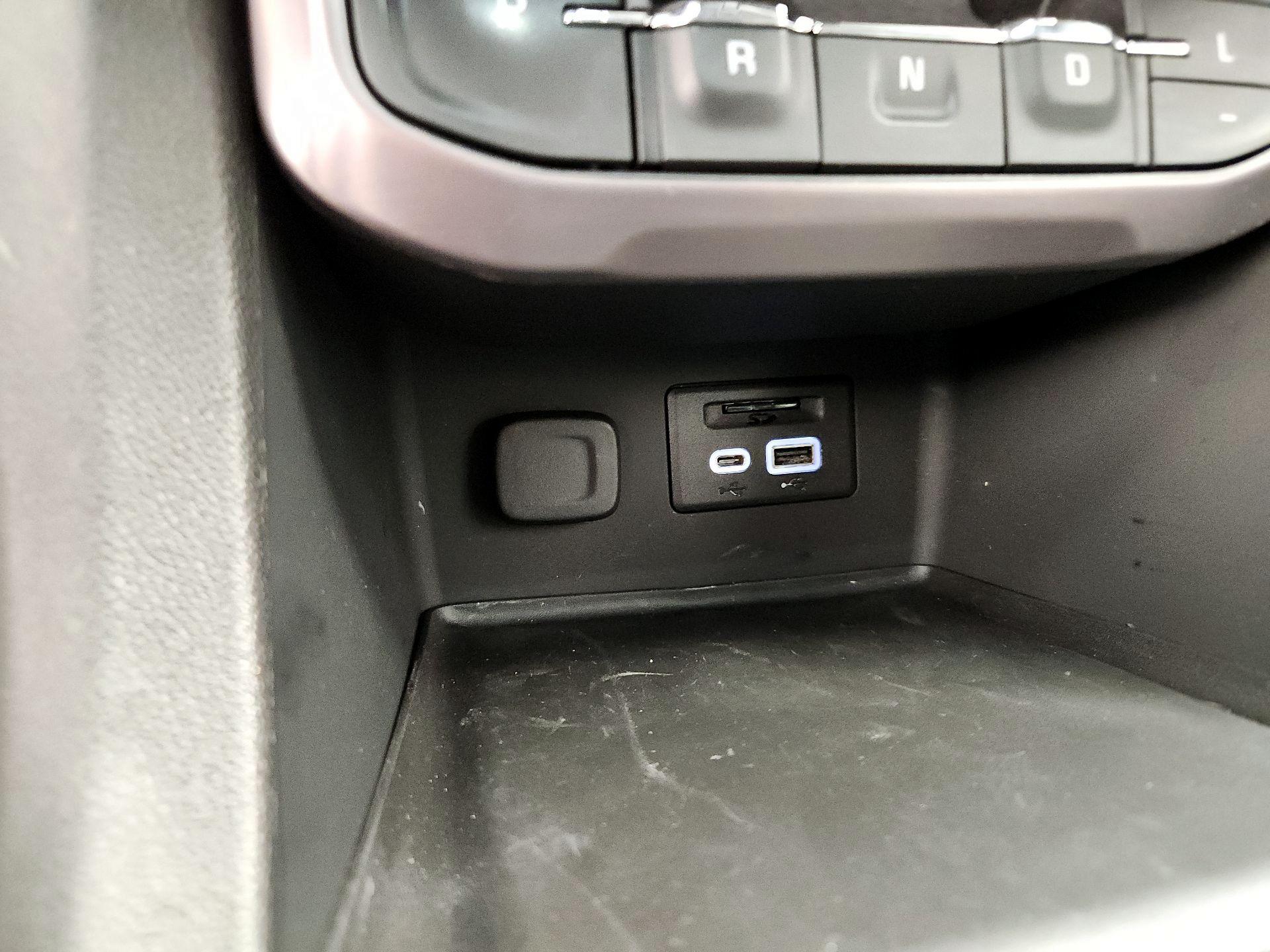 Thumbnail: 2022 GMC Acadia - 19