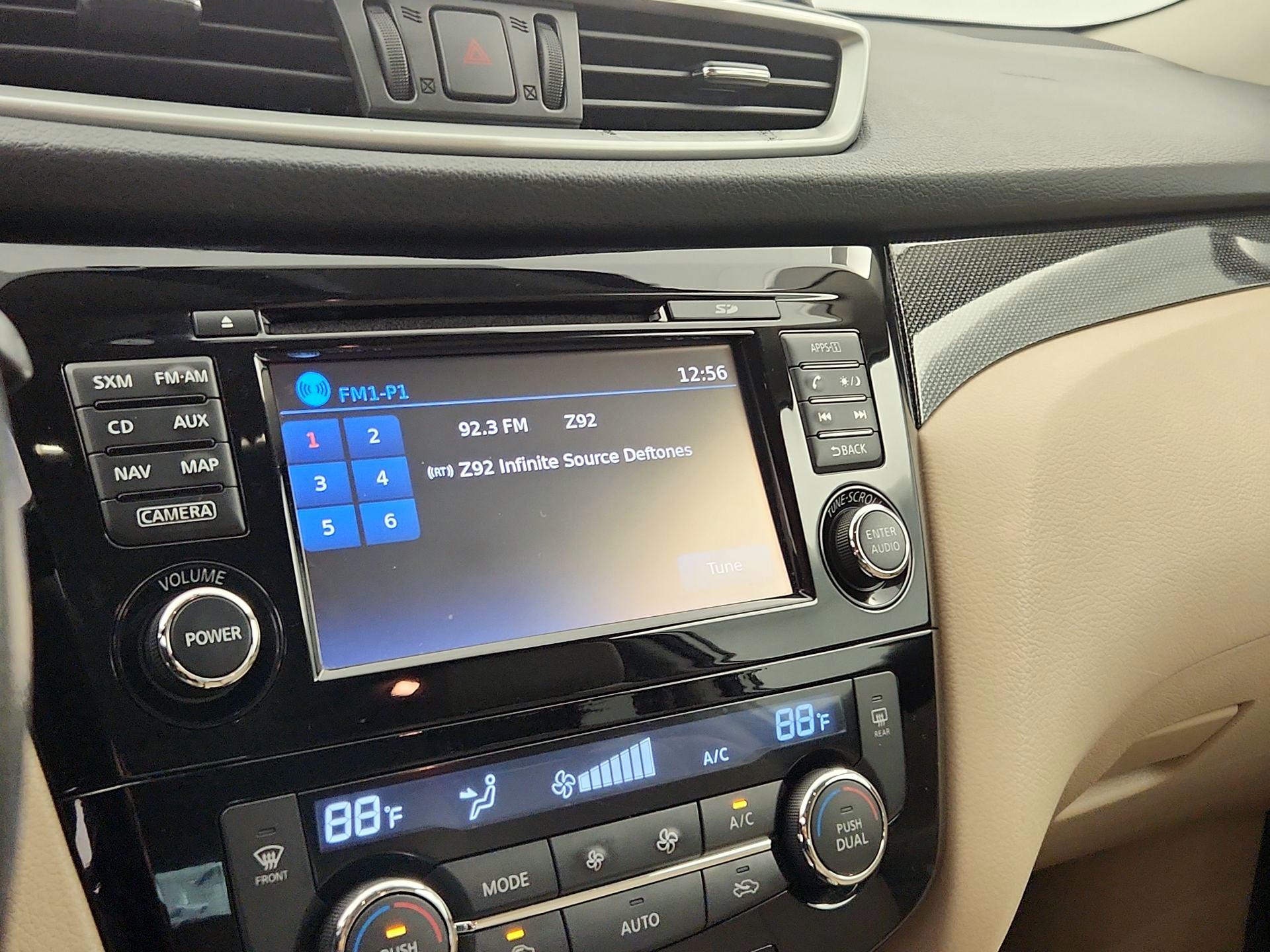 Thumbnail: 2016 Nissan Rogue - 16