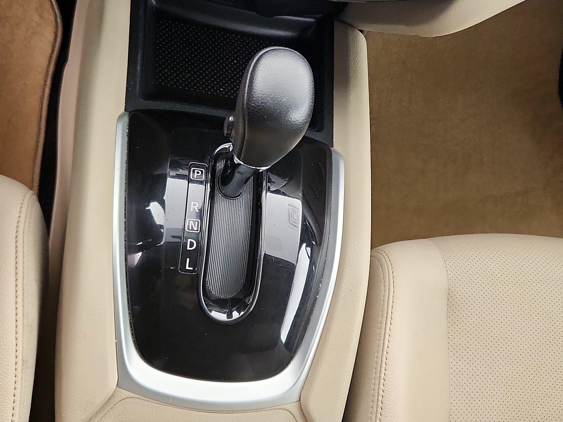 Thumbnail: 2016 Nissan Rogue - 18