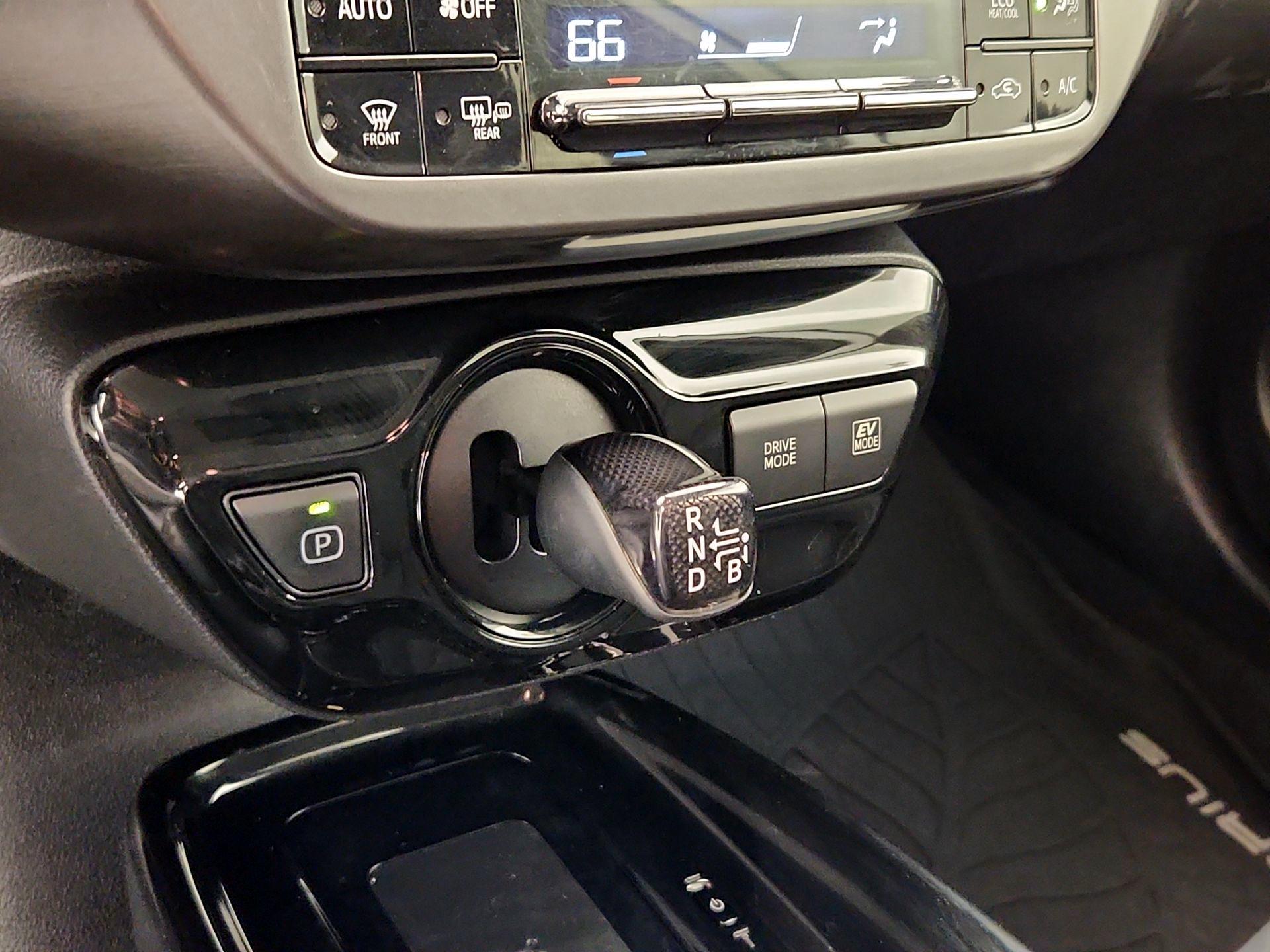 Thumbnail: 2021 Toyota Prius - 17