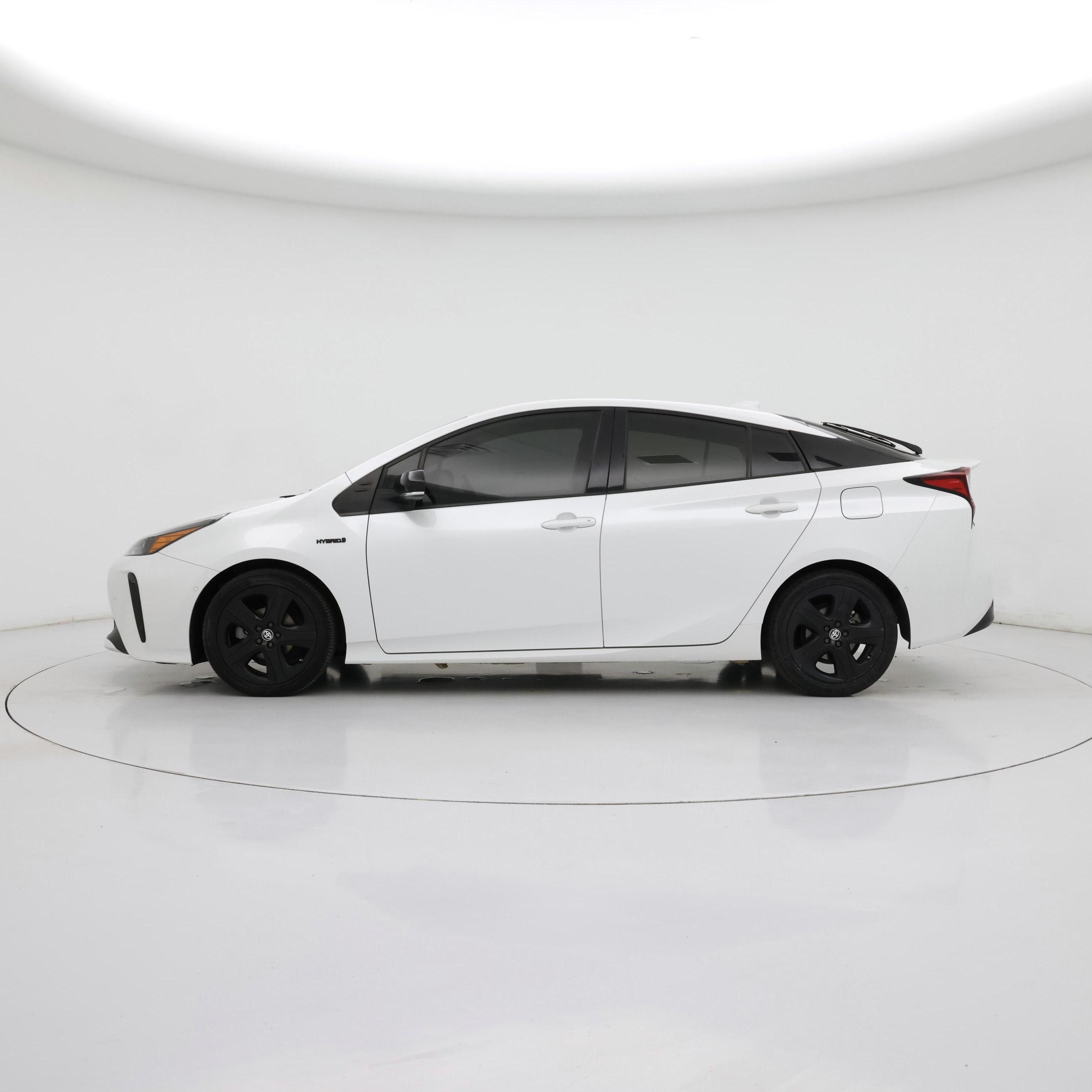 Thumbnail: 2021 Toyota Prius - 3