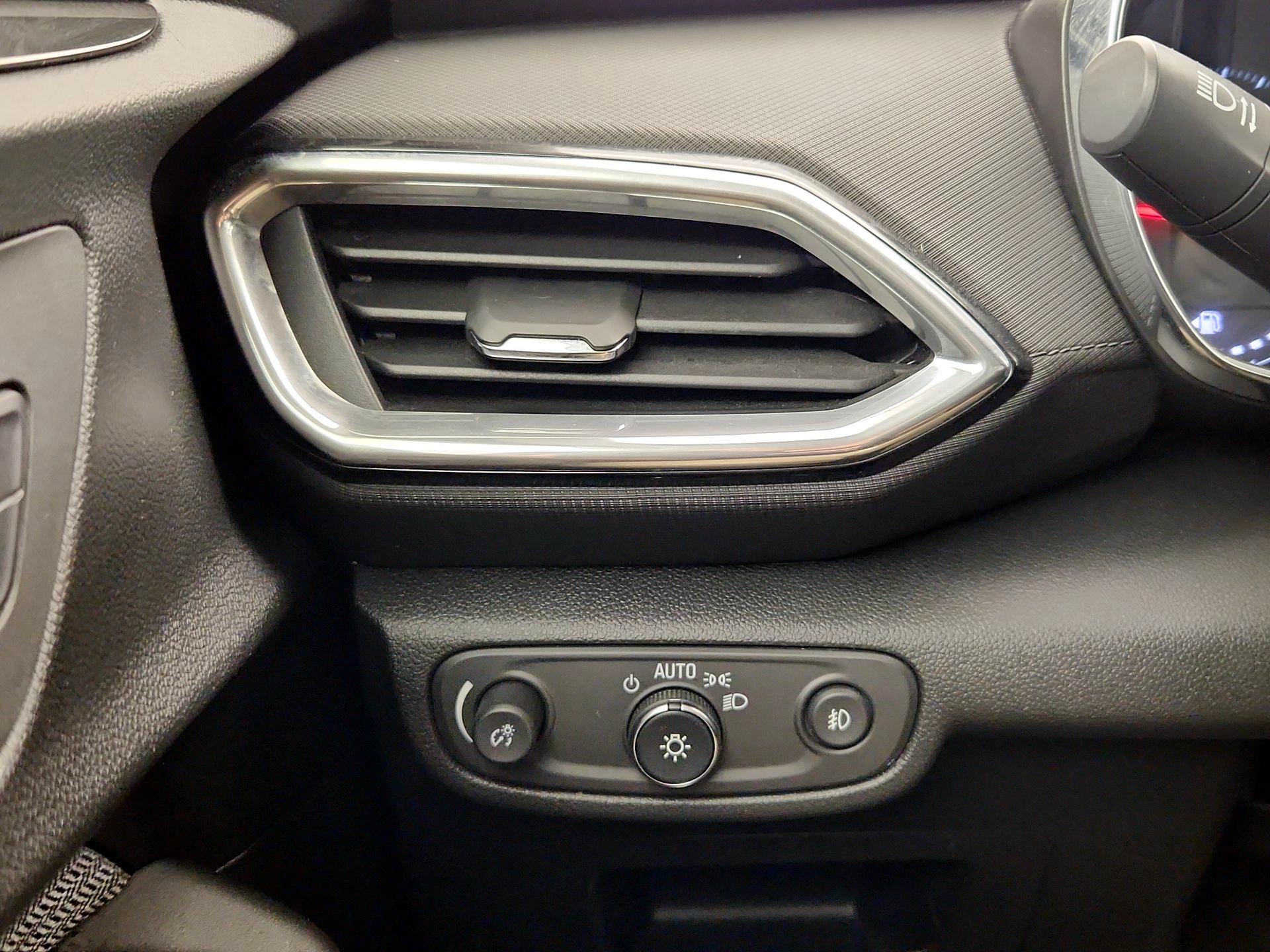 Thumbnail: 2022 Chevrolet TrailBlazer - 13