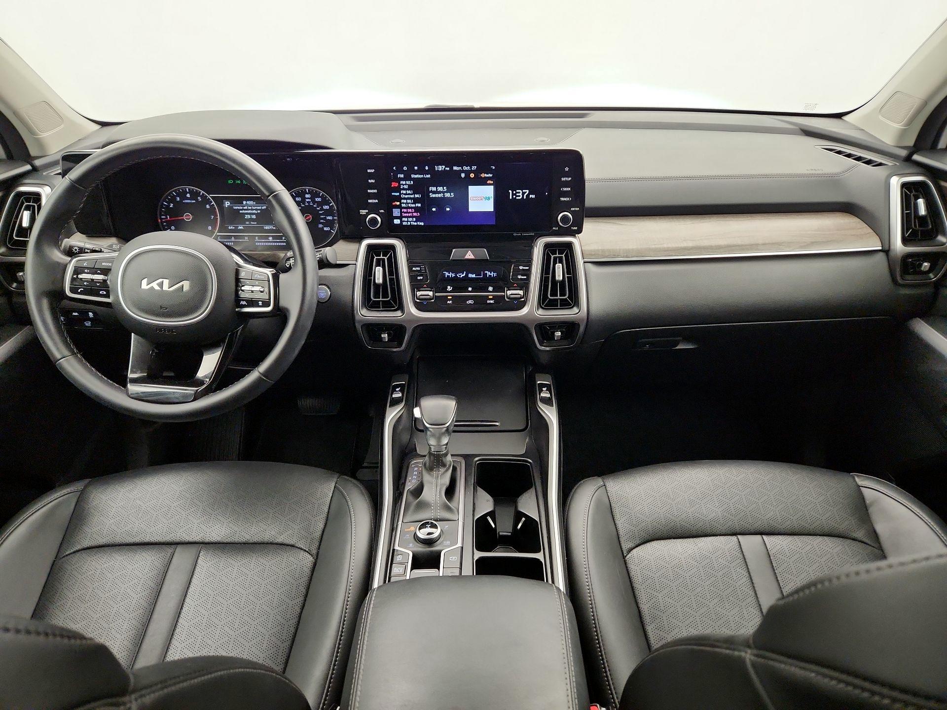 Thumbnail: 2023 Kia Sorento - 9