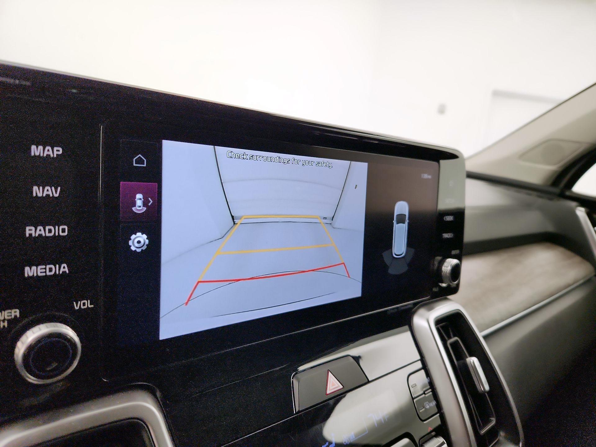 Thumbnail: 2023 Kia Sorento - 15