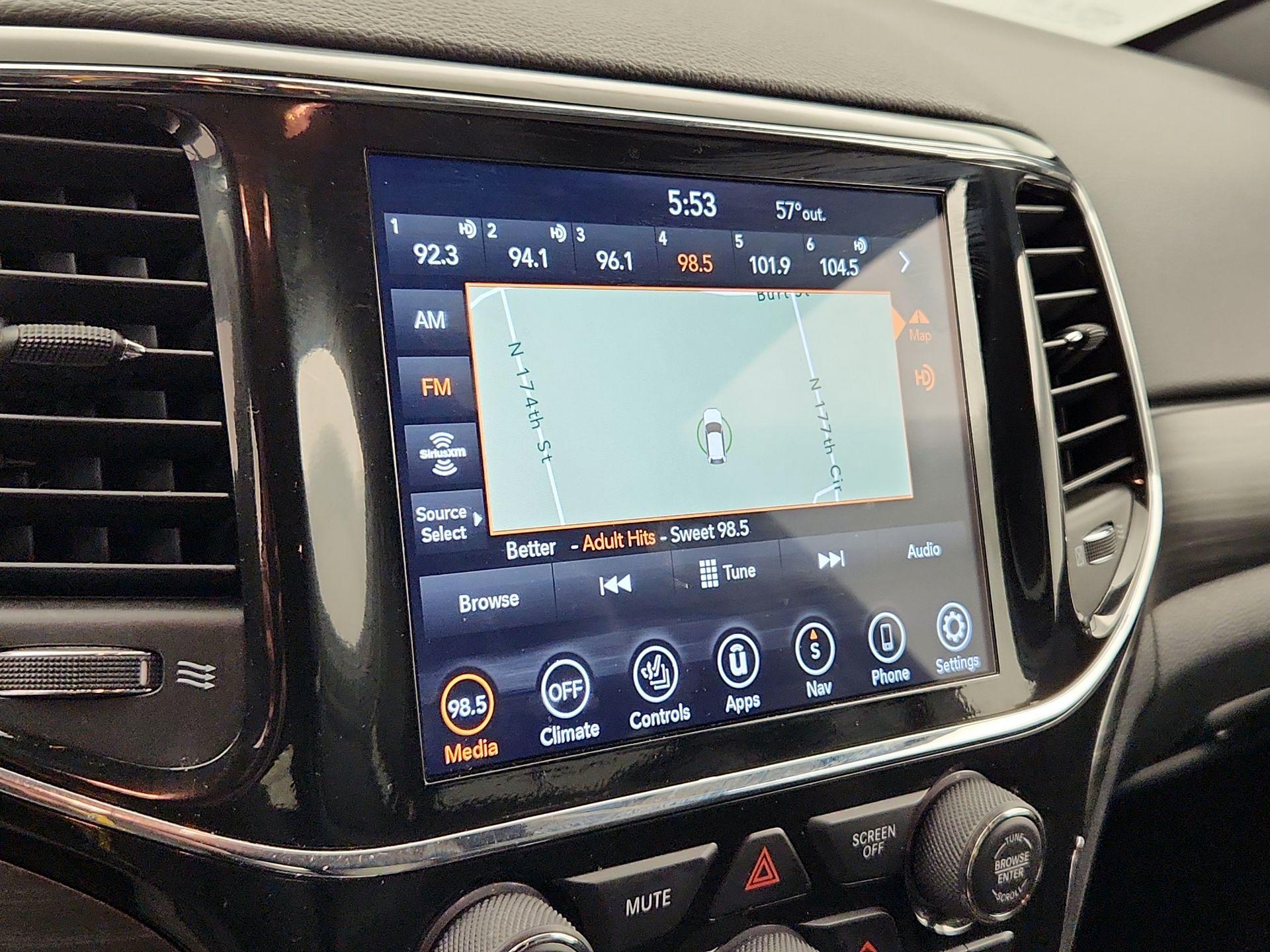 Thumbnail: 2022 Jeep Grand Cherokee - 16