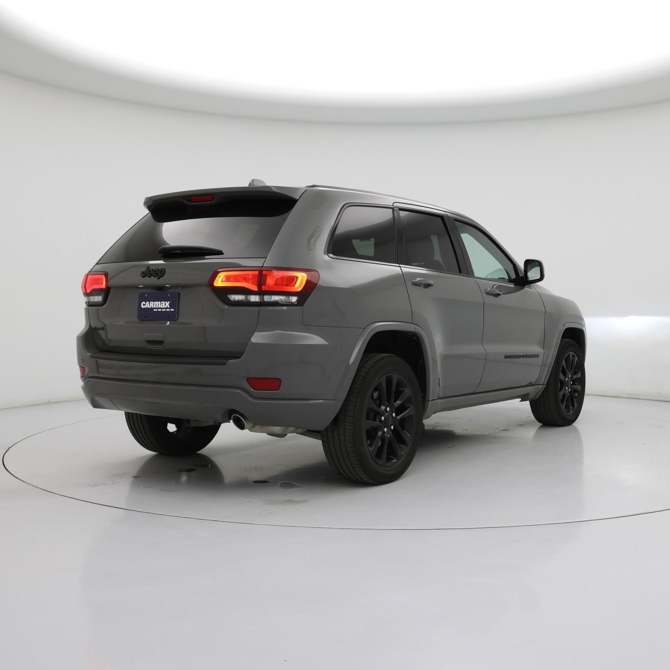 Thumbnail: 2022 Jeep Grand Cherokee - 8