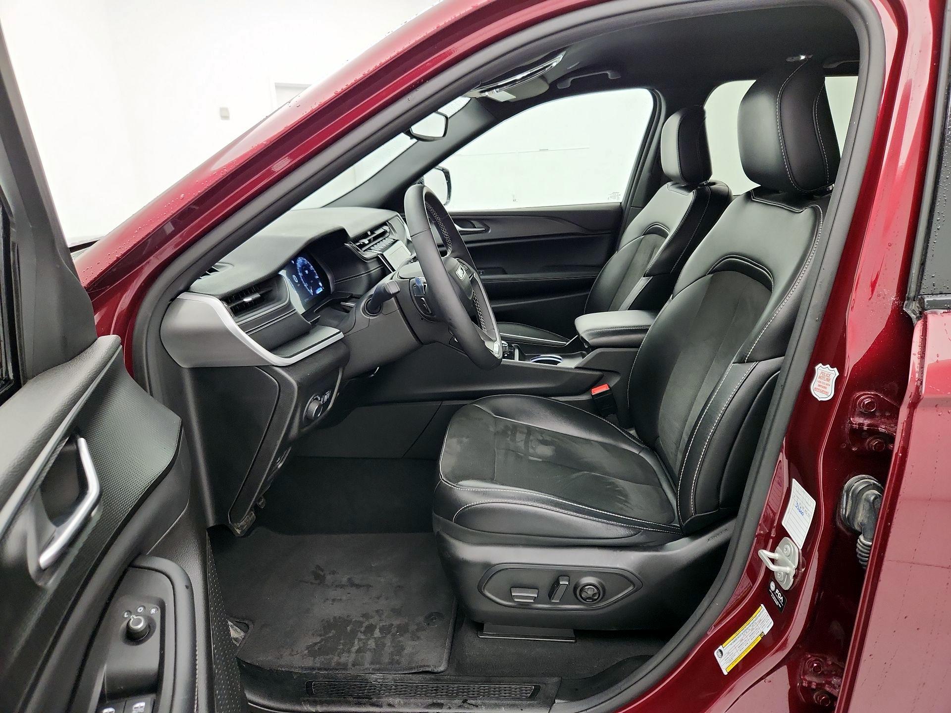 Thumbnail: 2024 Jeep Grand Cherokee - 11