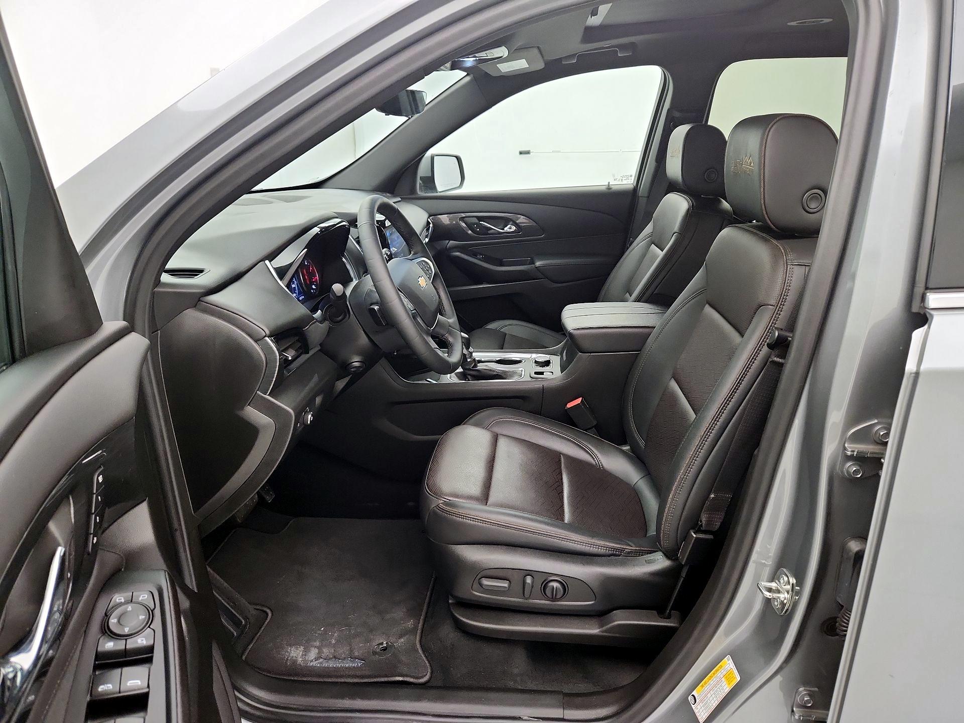 Thumbnail: 2023 Chevrolet Traverse - 11