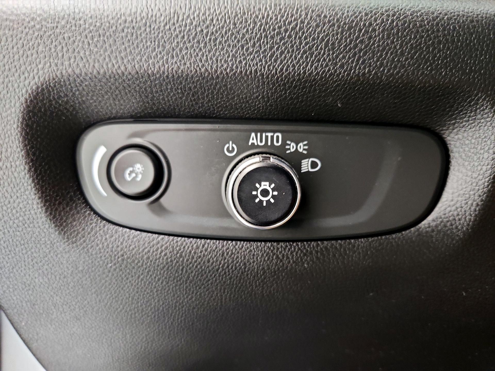 Thumbnail: 2023 Chevrolet Traverse - 13