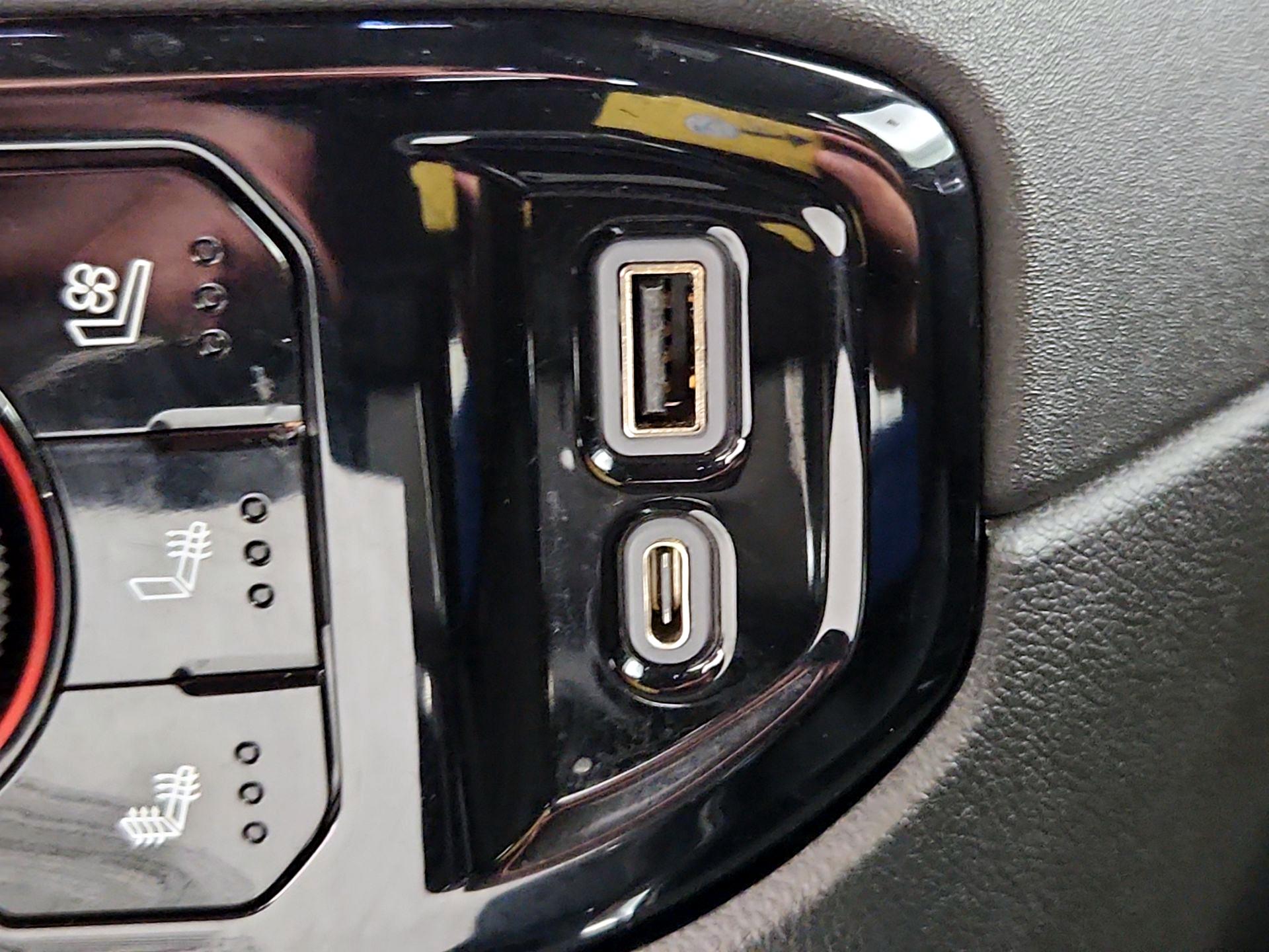 Thumbnail: 2022 Chevrolet Silverado 1500 - 19