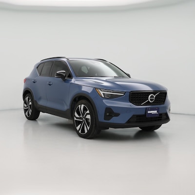 2024 Volvo XC40 B5 Ultimate Dark Theme
