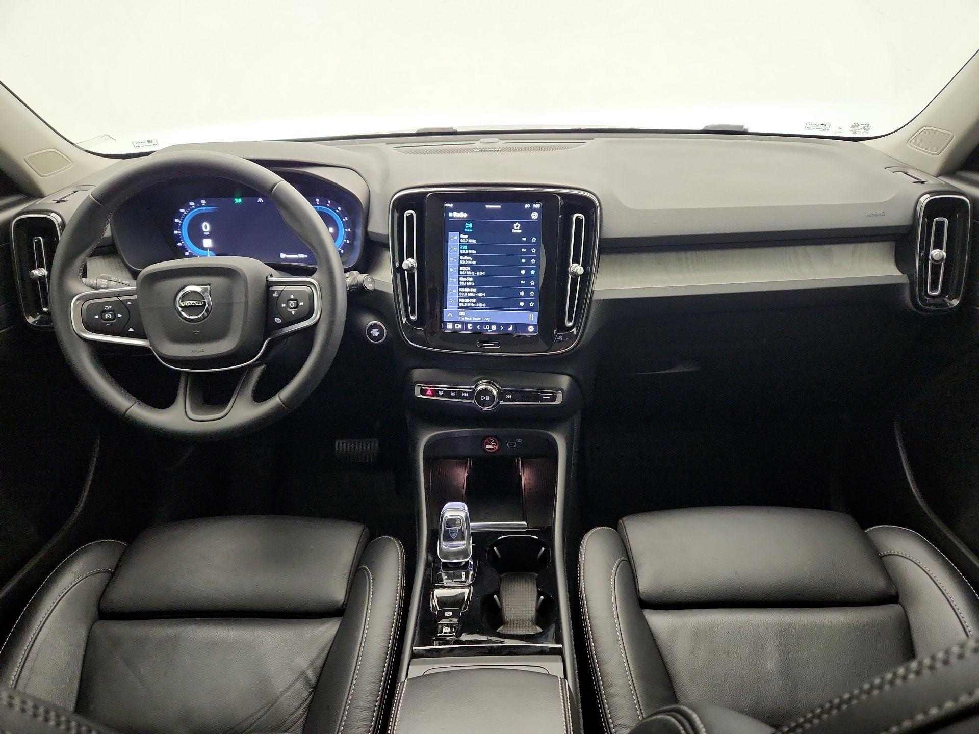 Thumbnail: 2024 Volvo XC40 - 9