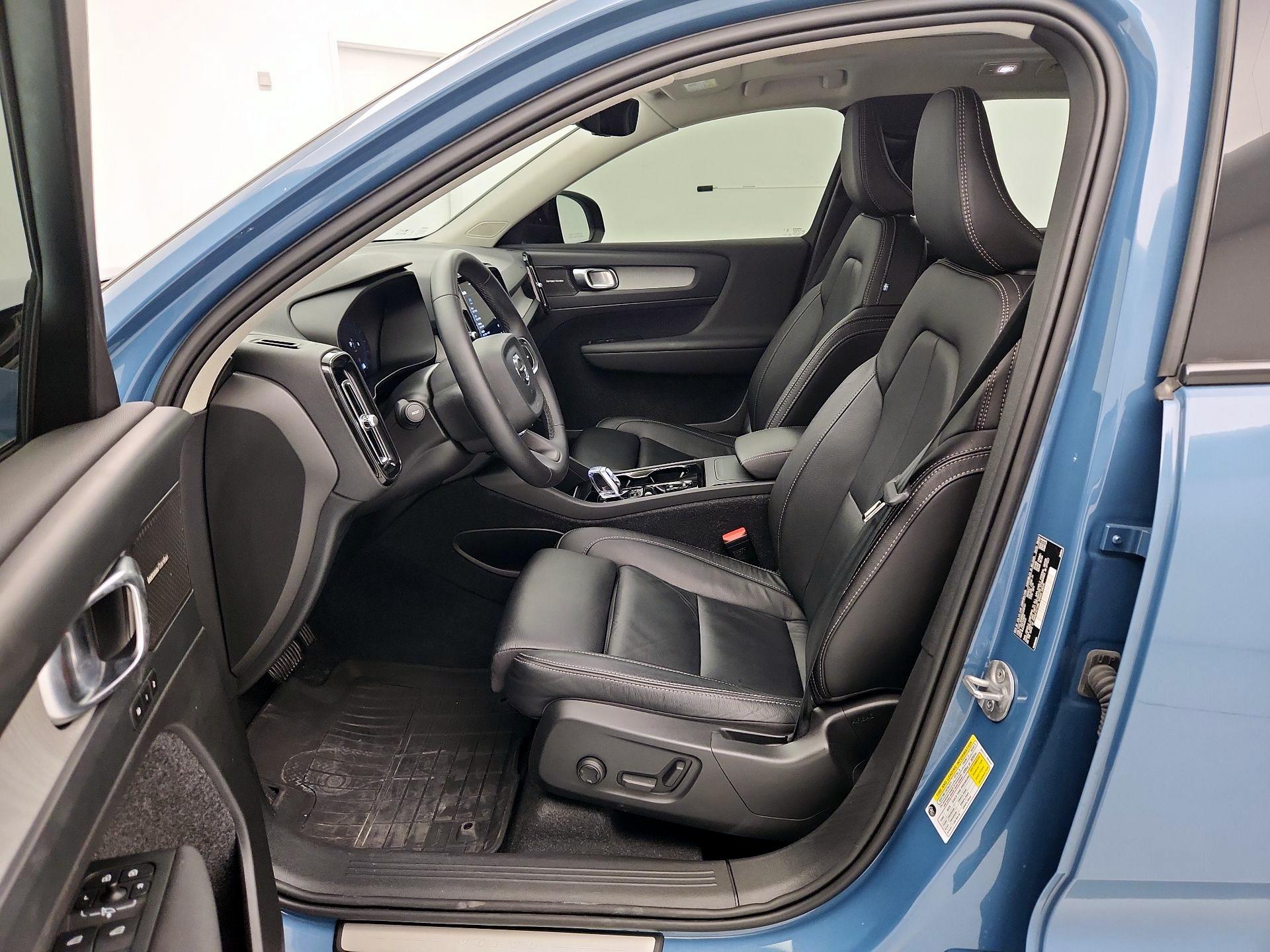 Thumbnail: 2024 Volvo XC40 - 11