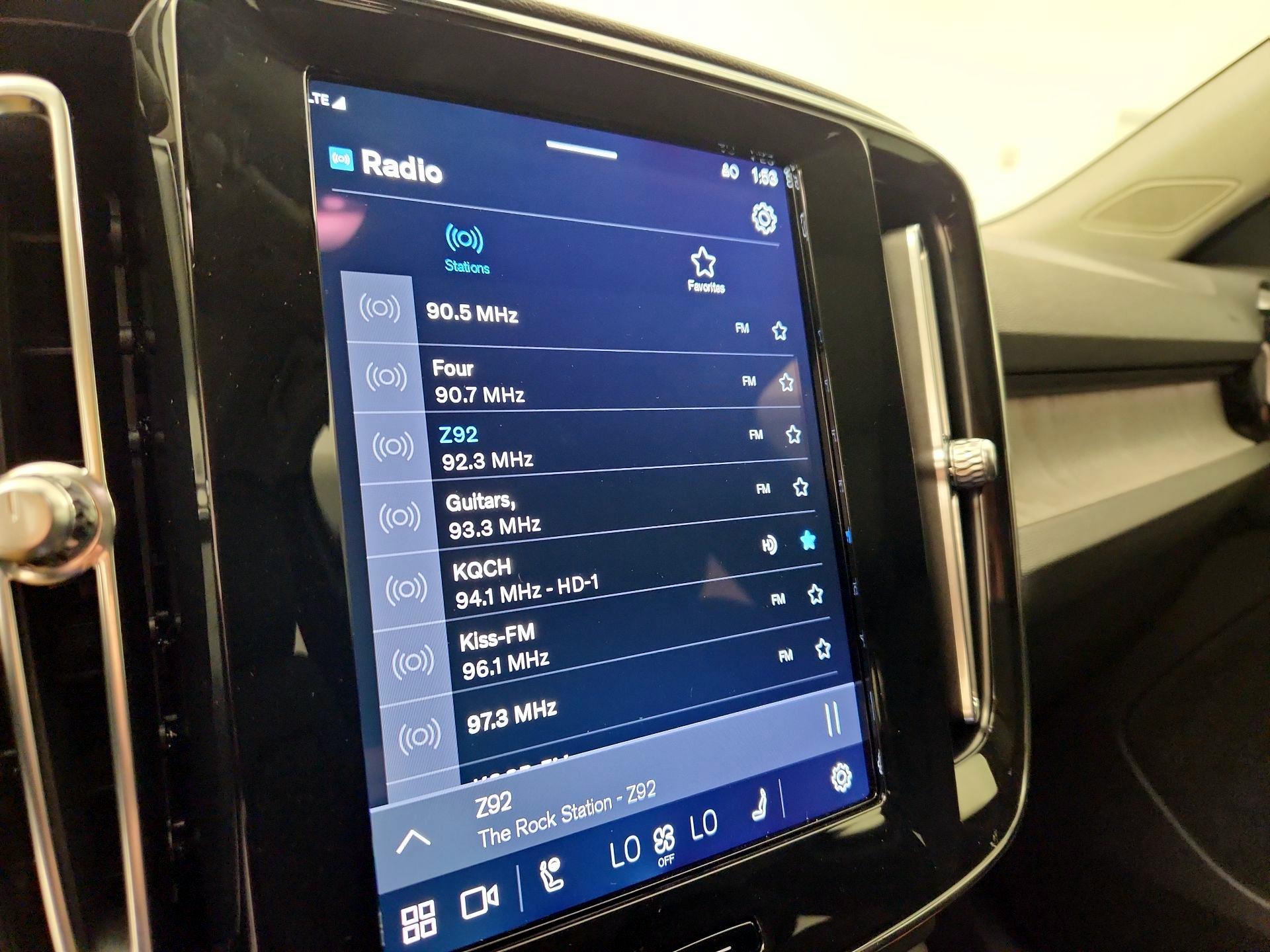 Thumbnail: 2024 Volvo XC40 - 16