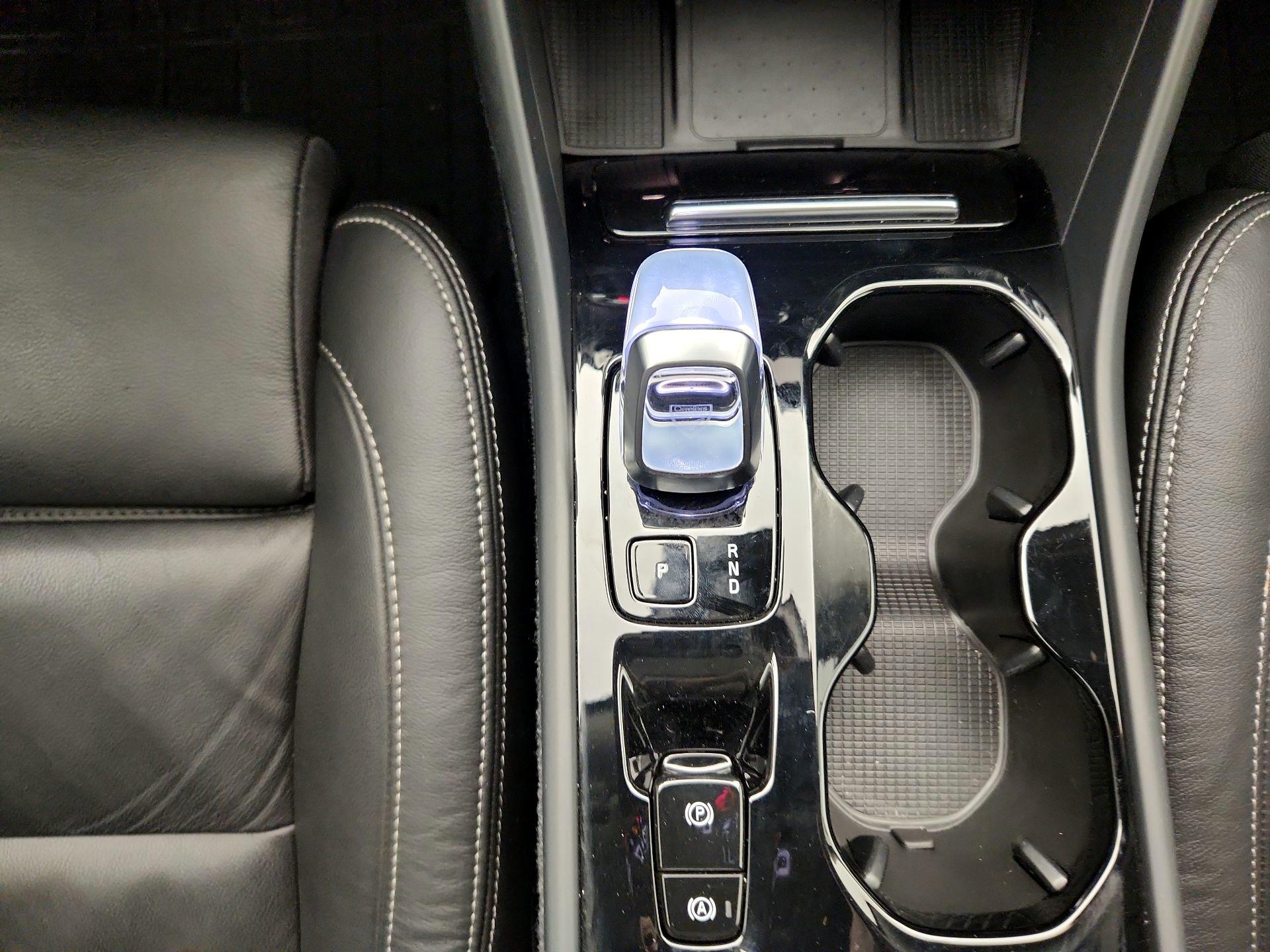 Thumbnail: 2024 Volvo XC40 - 18