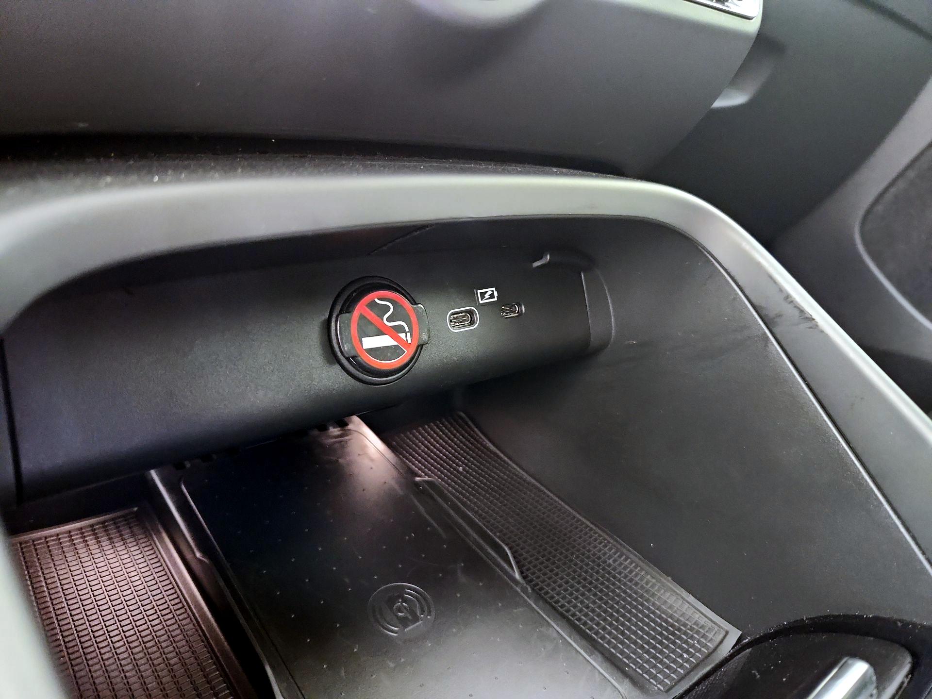 Thumbnail: 2024 Volvo XC40 - 19