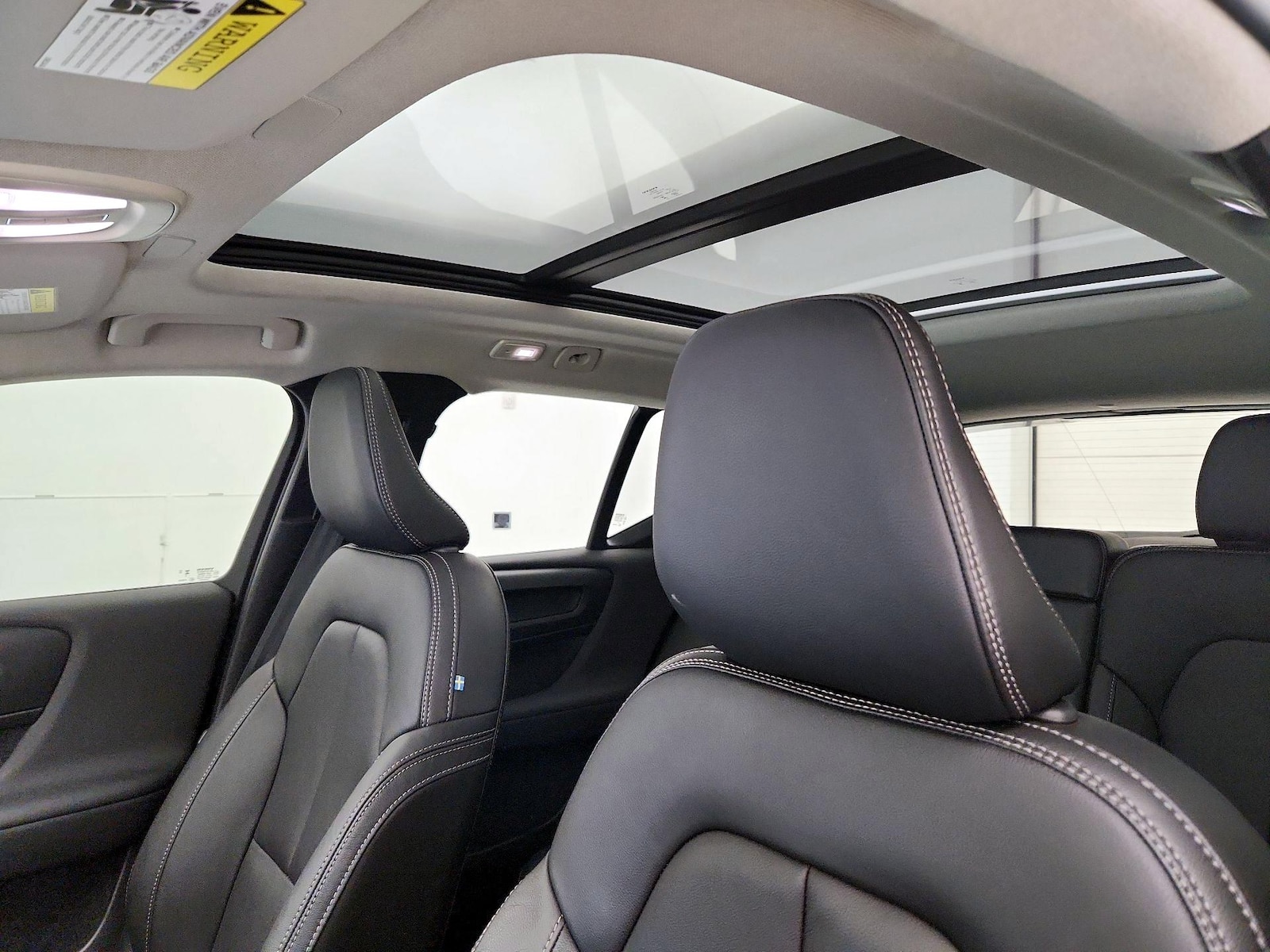 2024 Volvo XC40 Ultimate - Photo 21