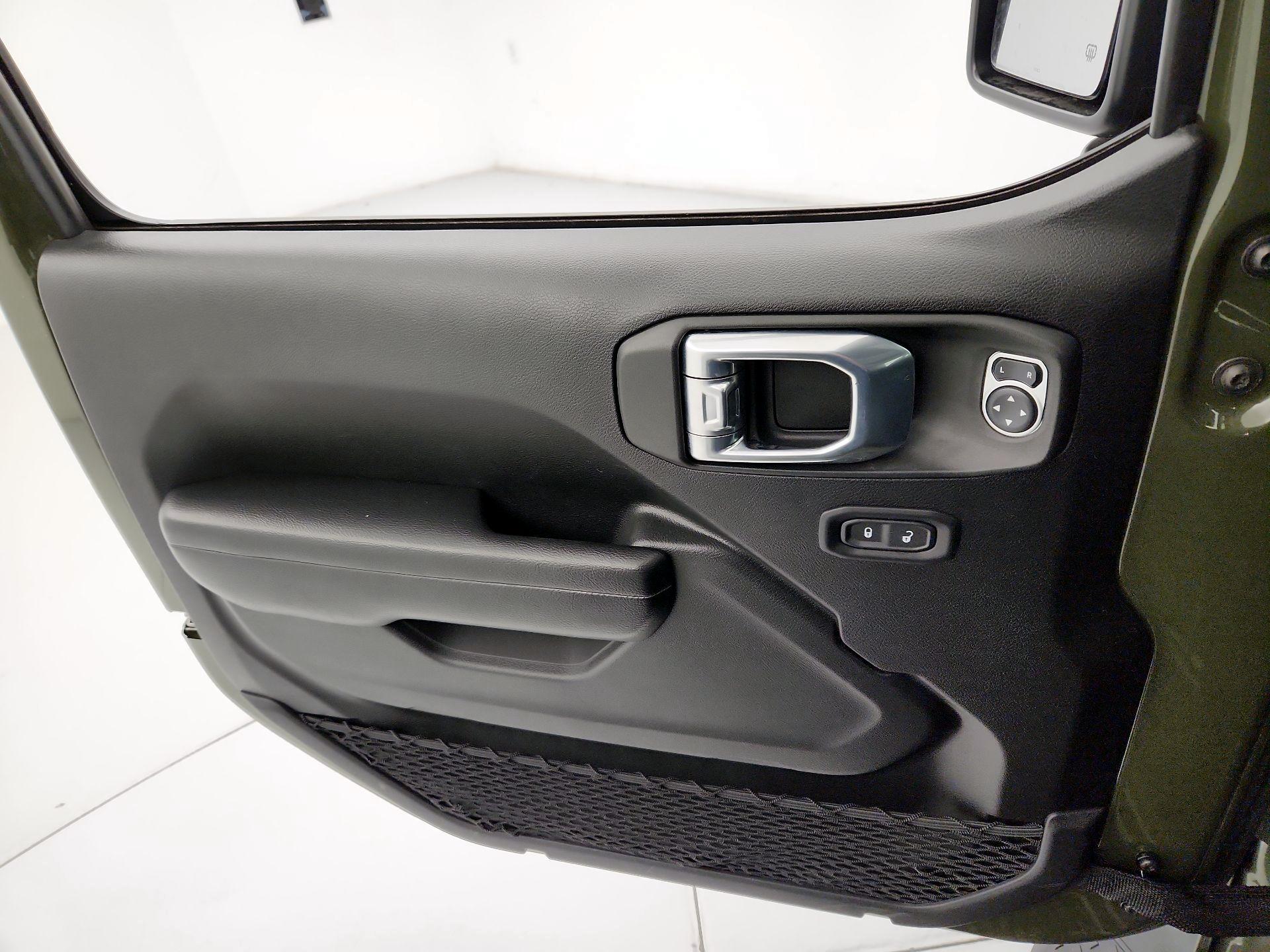 Thumbnail: 2021 Jeep Gladiator - 12