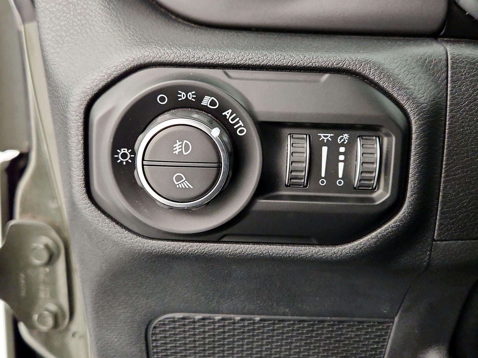 Thumbnail: 2021 Jeep Gladiator - 13