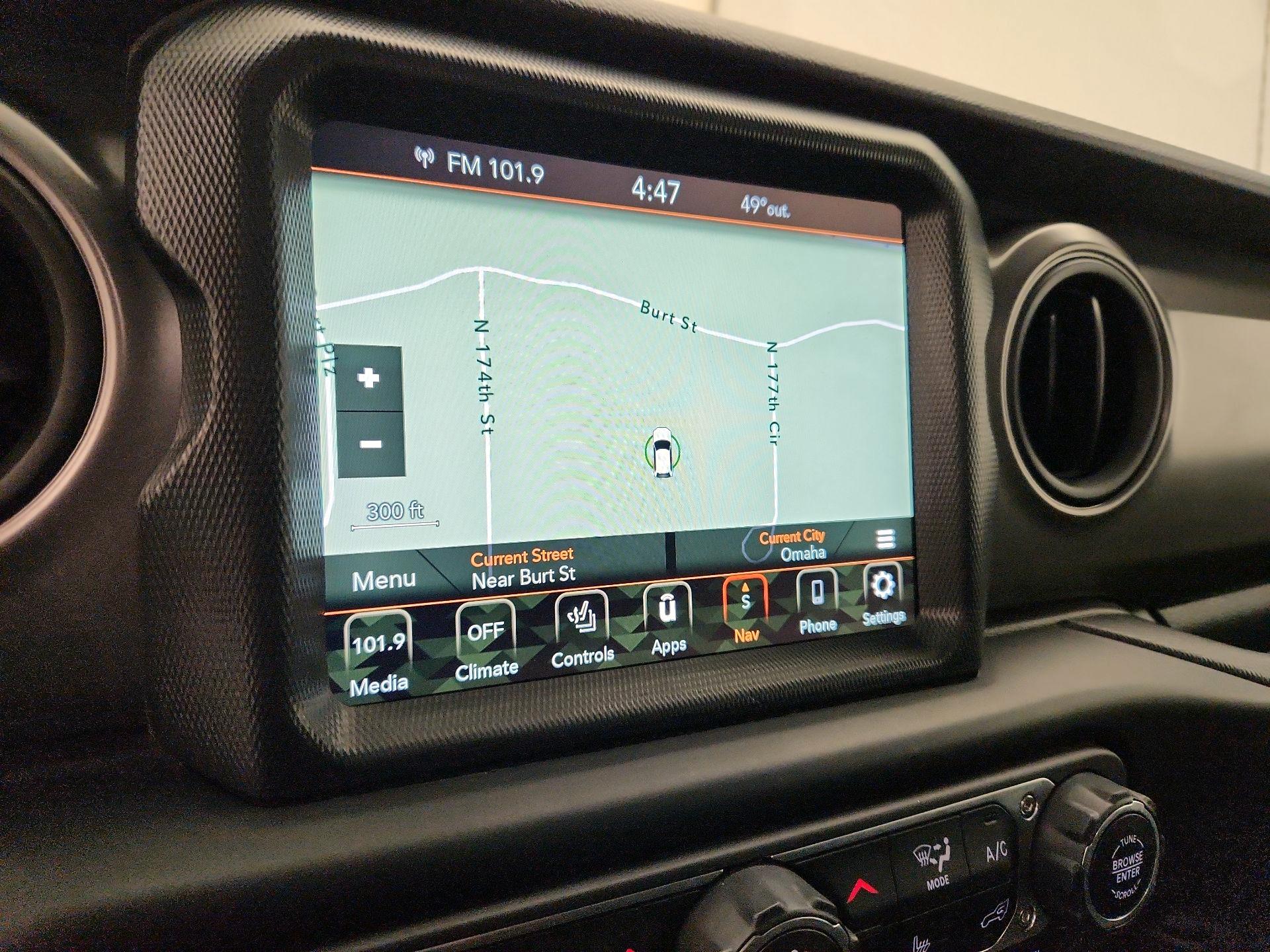 Thumbnail: 2021 Jeep Gladiator - 14