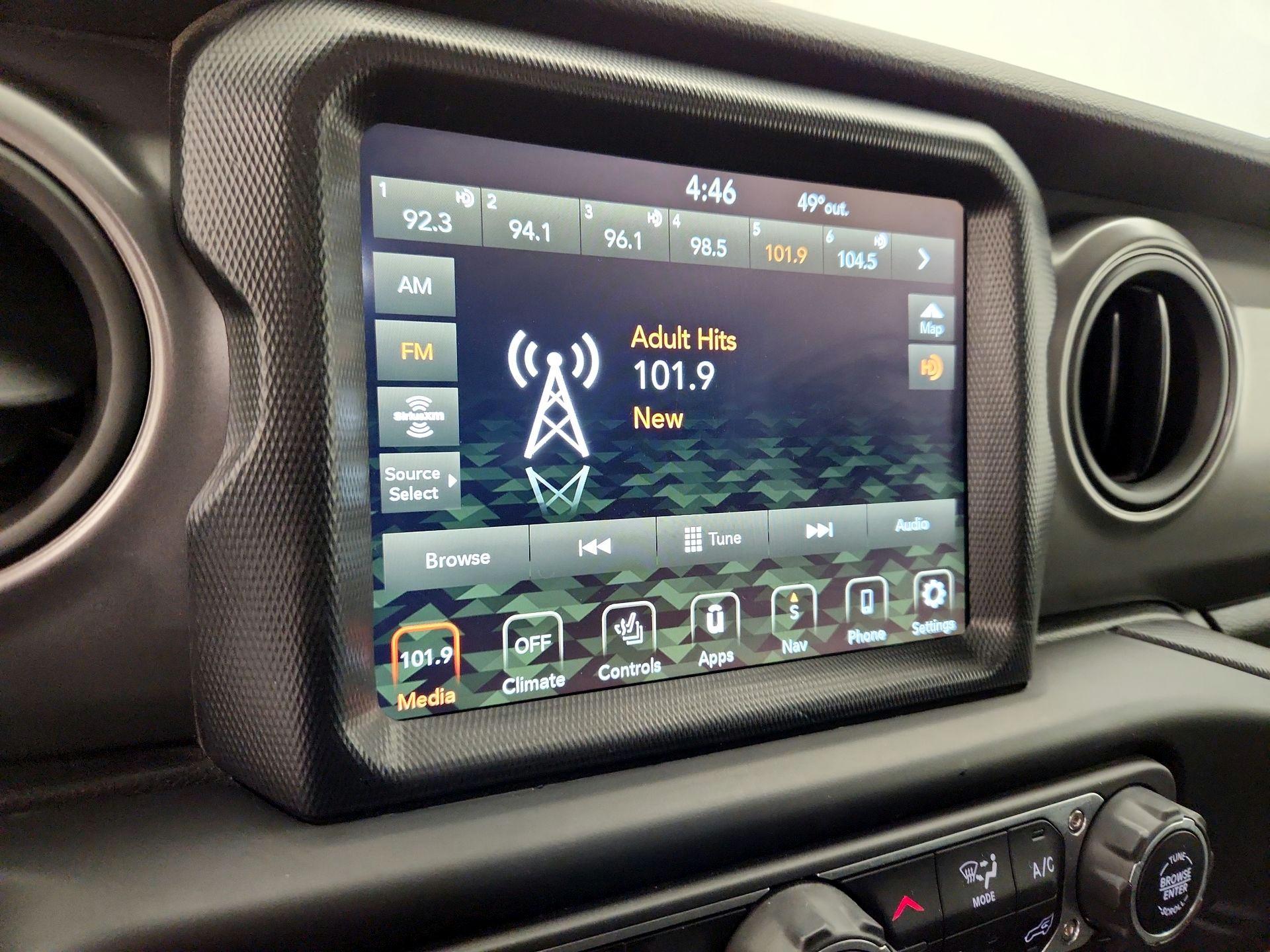 Thumbnail: 2021 Jeep Gladiator - 16