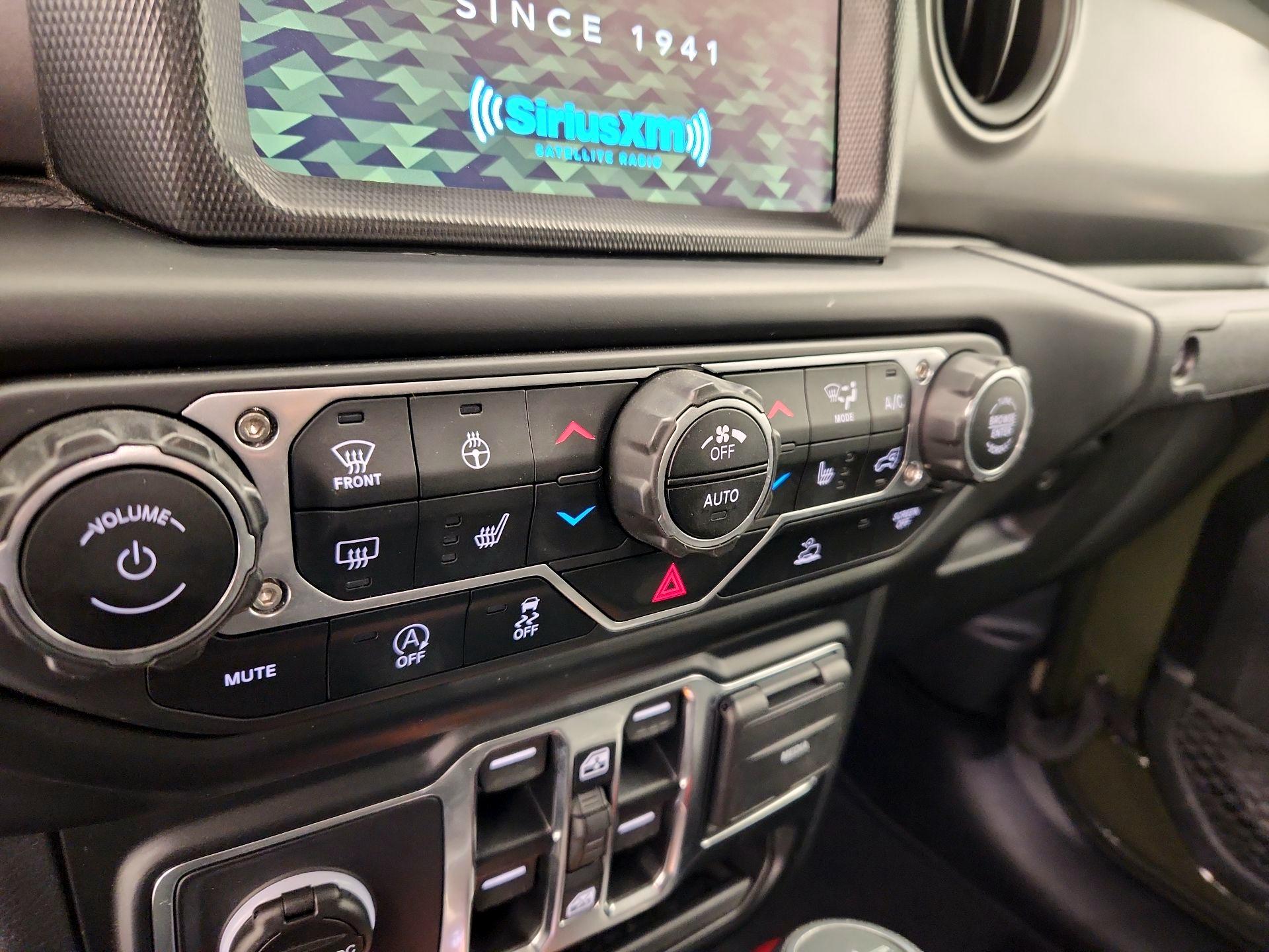 Thumbnail: 2021 Jeep Gladiator - 17