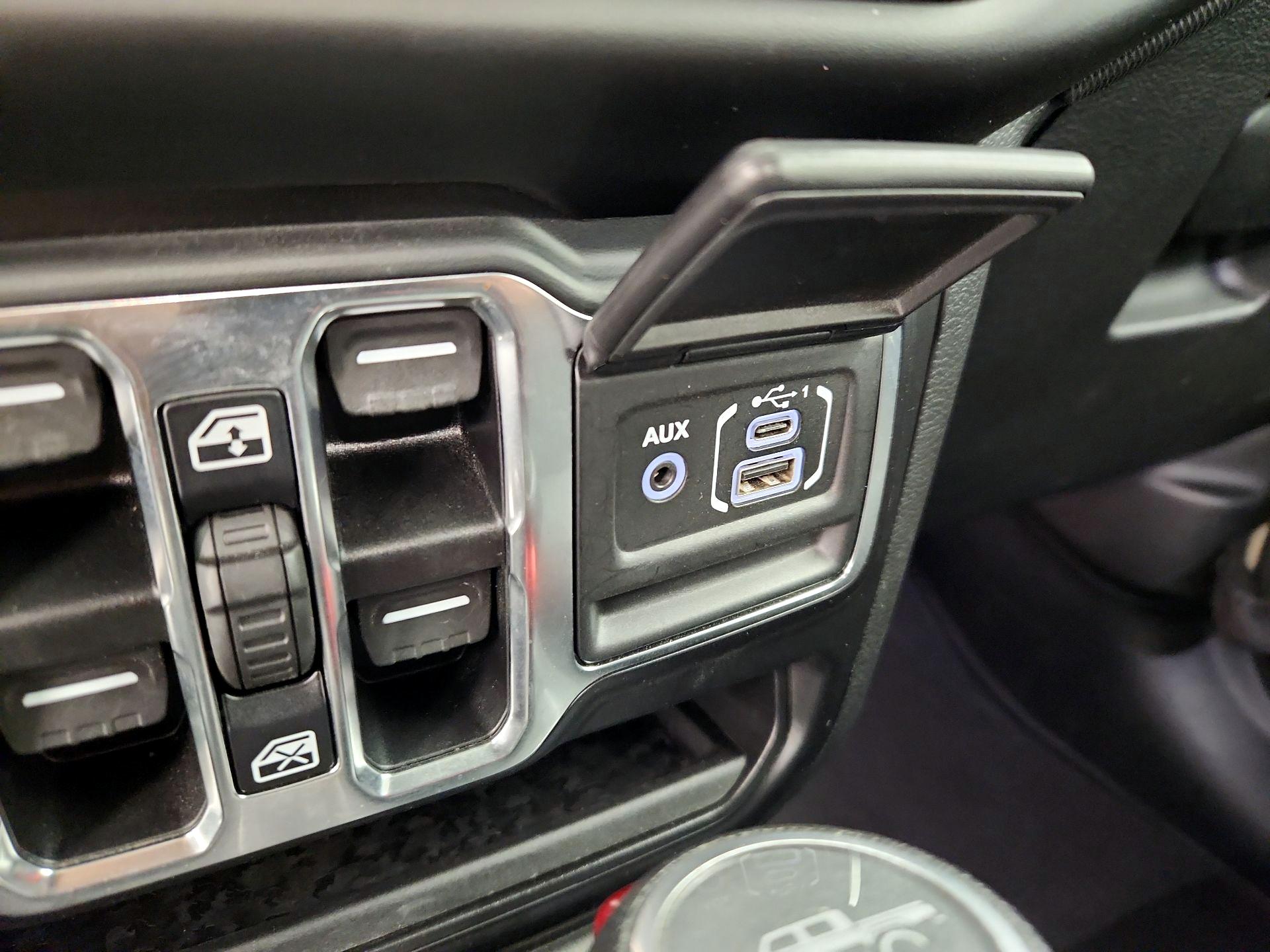 Thumbnail: 2021 Jeep Gladiator - 19