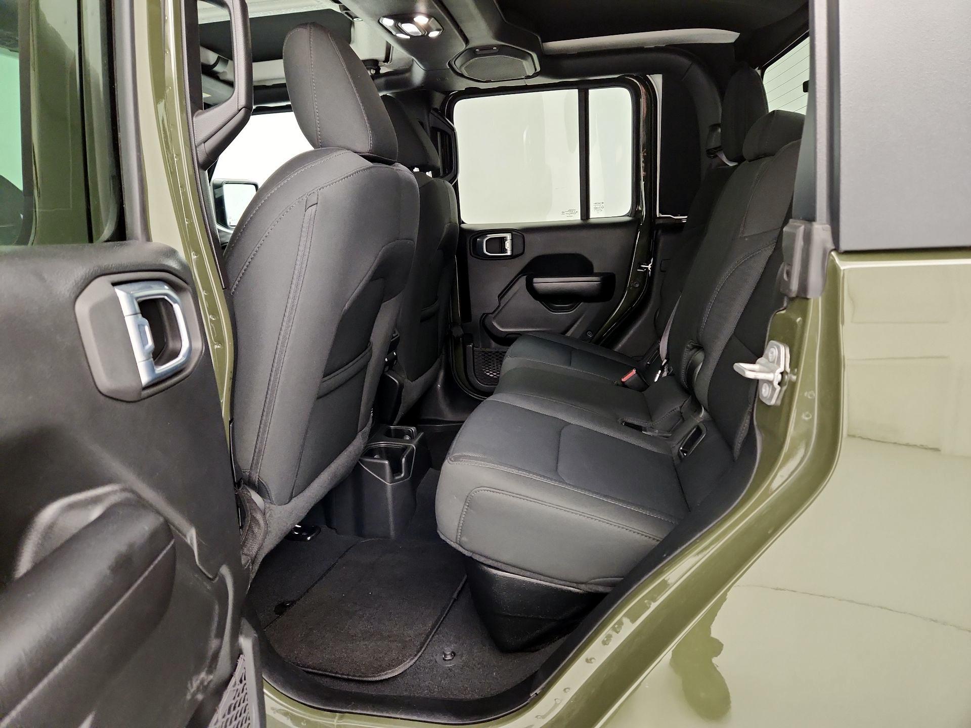 Thumbnail: 2021 Jeep Gladiator - 20