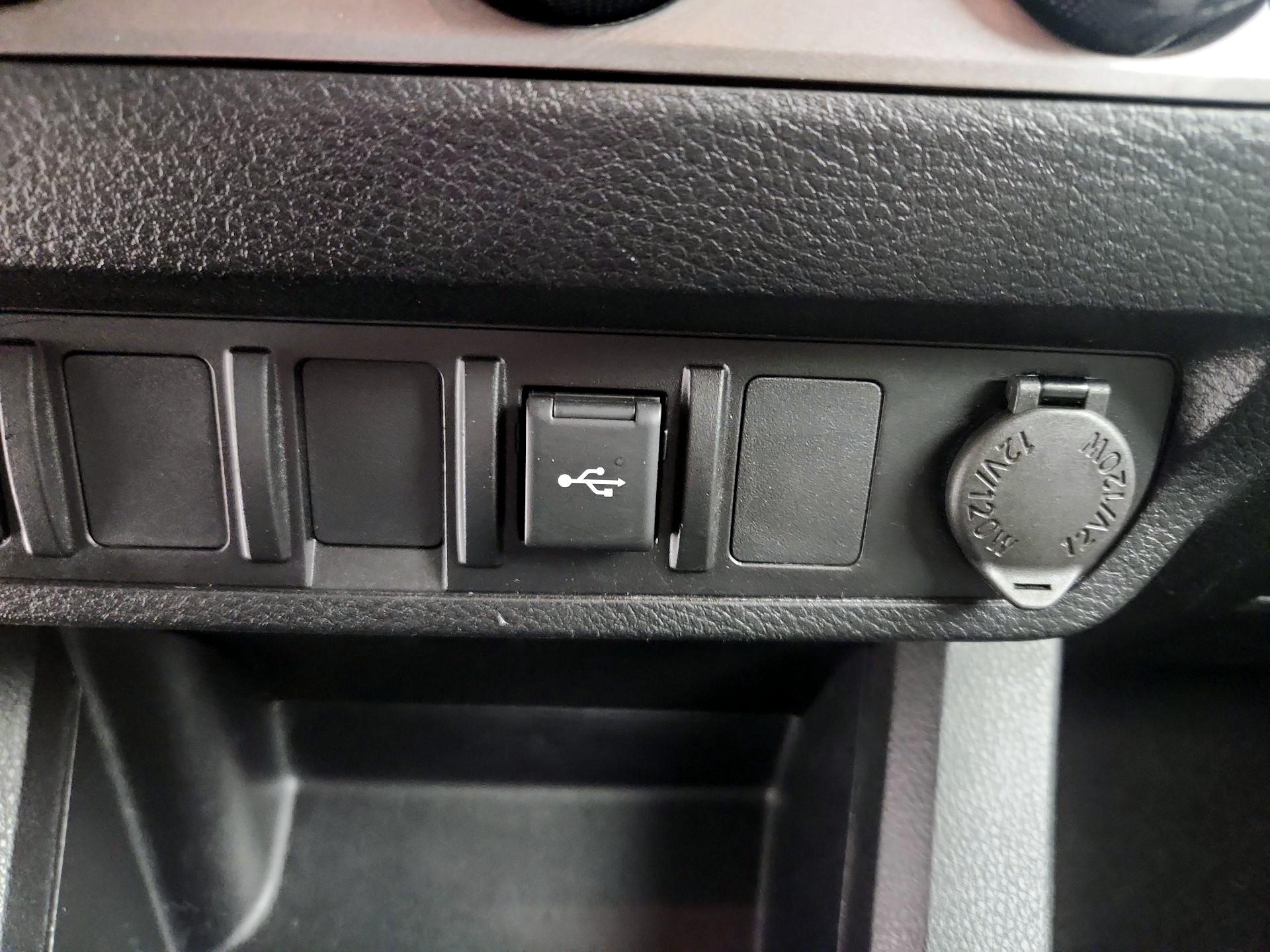 Thumbnail: 2023 Toyota Tacoma - 18