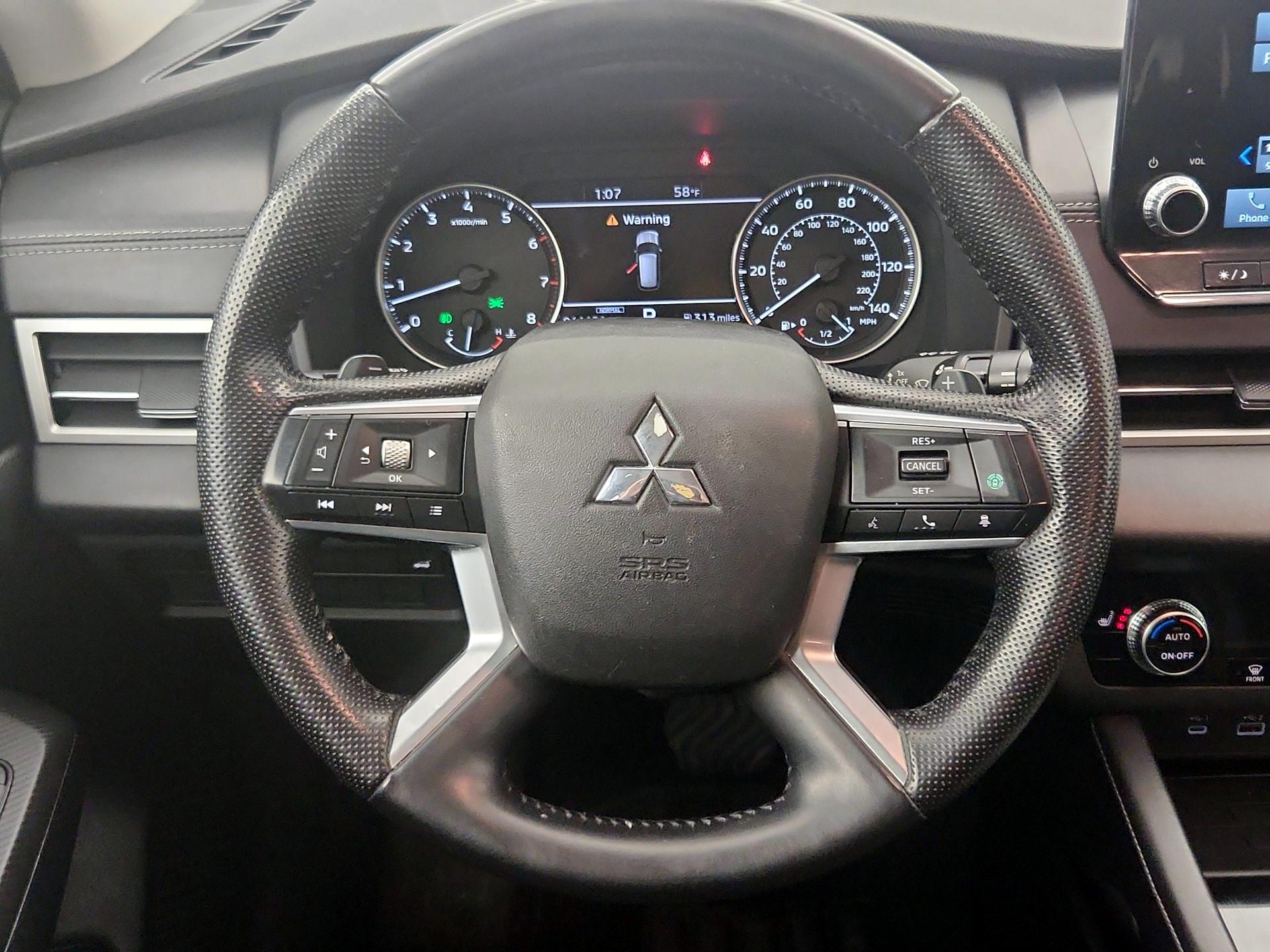 Thumbnail: 2022 Mitsubishi Outlander - 10