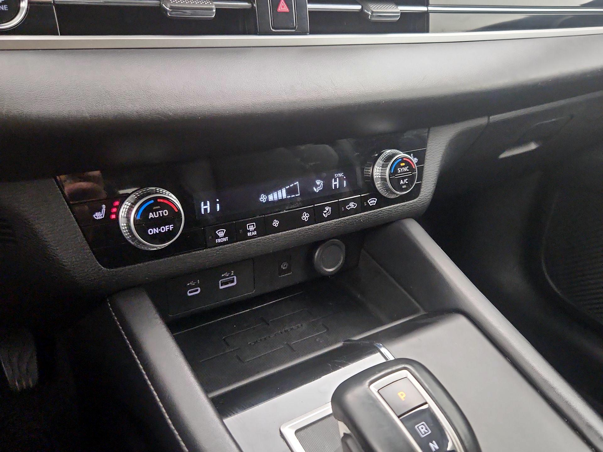 Thumbnail: 2022 Mitsubishi Outlander - 17