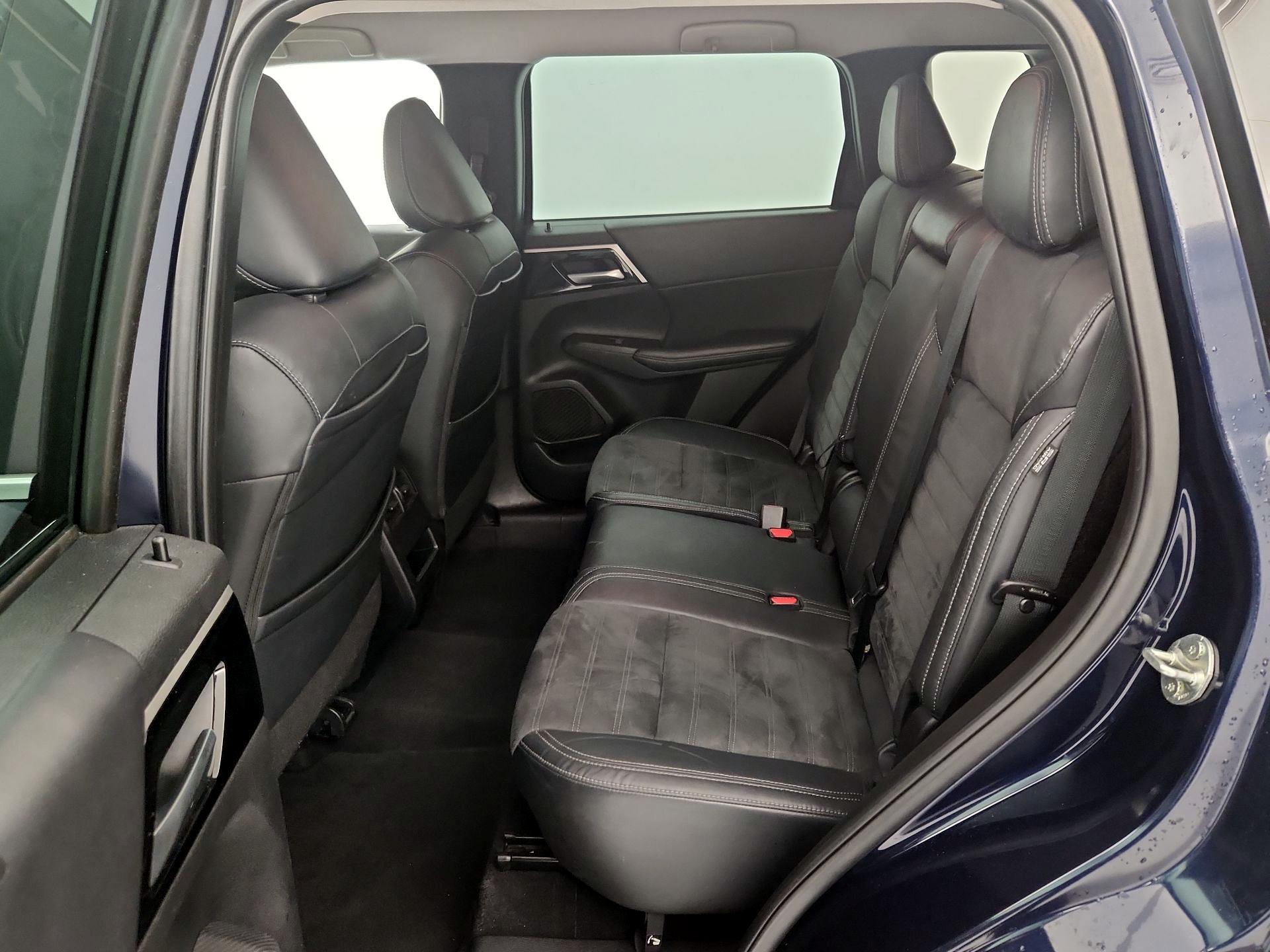 Thumbnail: 2022 Mitsubishi Outlander - 20