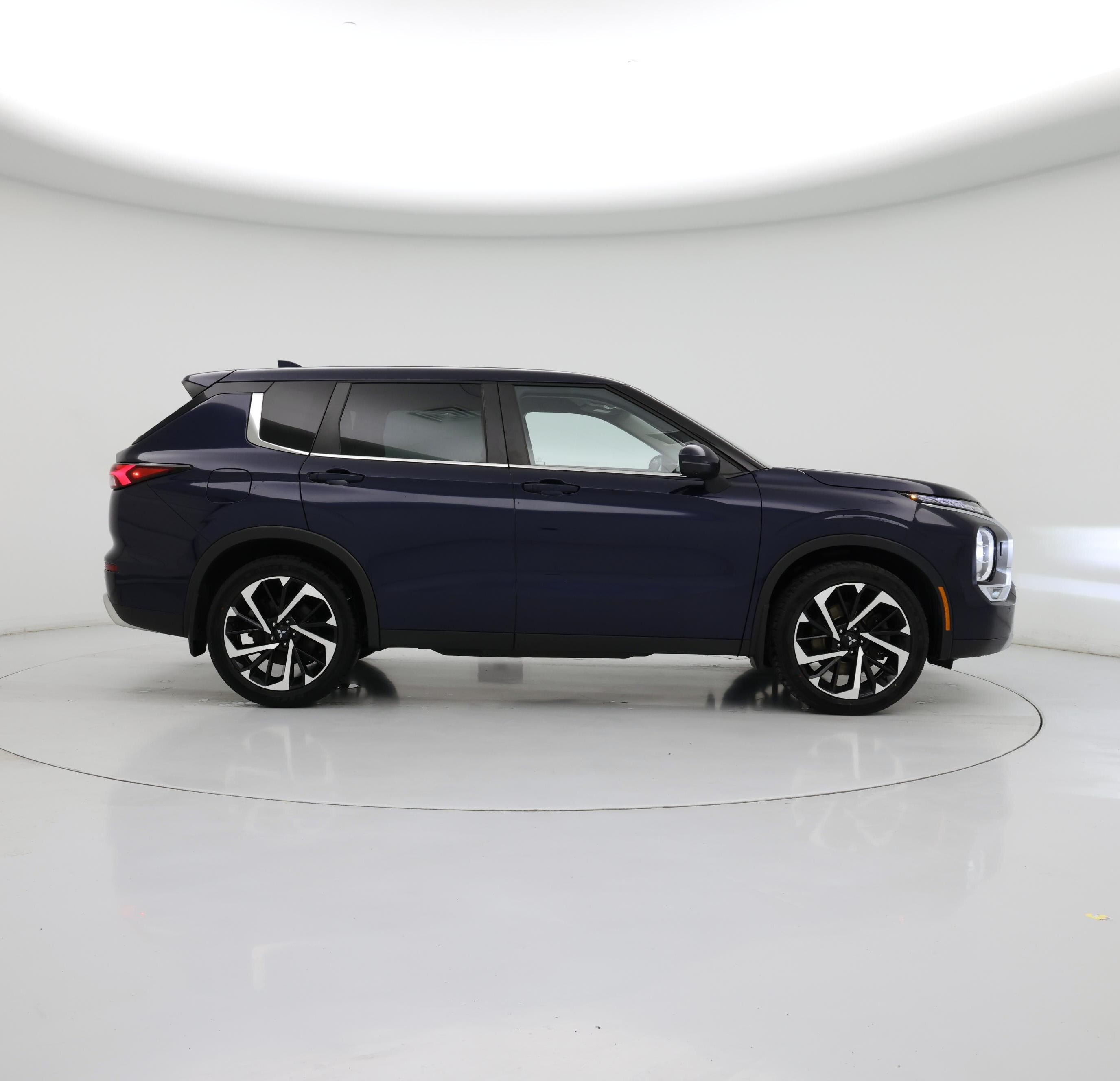 Thumbnail: 2022 Mitsubishi Outlander - 7