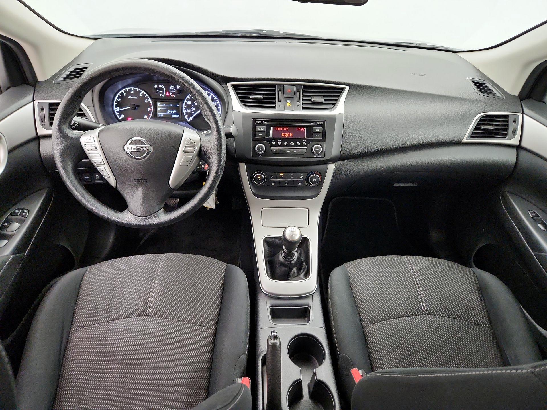 Thumbnail: 2015 Nissan Sentra - 9