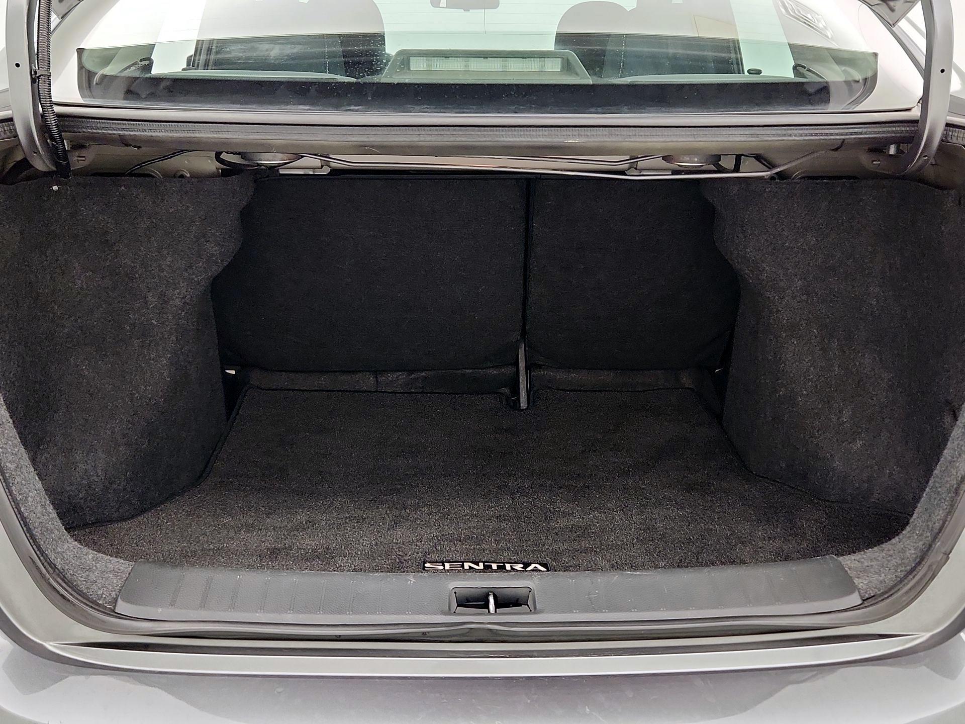 Thumbnail: 2015 Nissan Sentra - 19