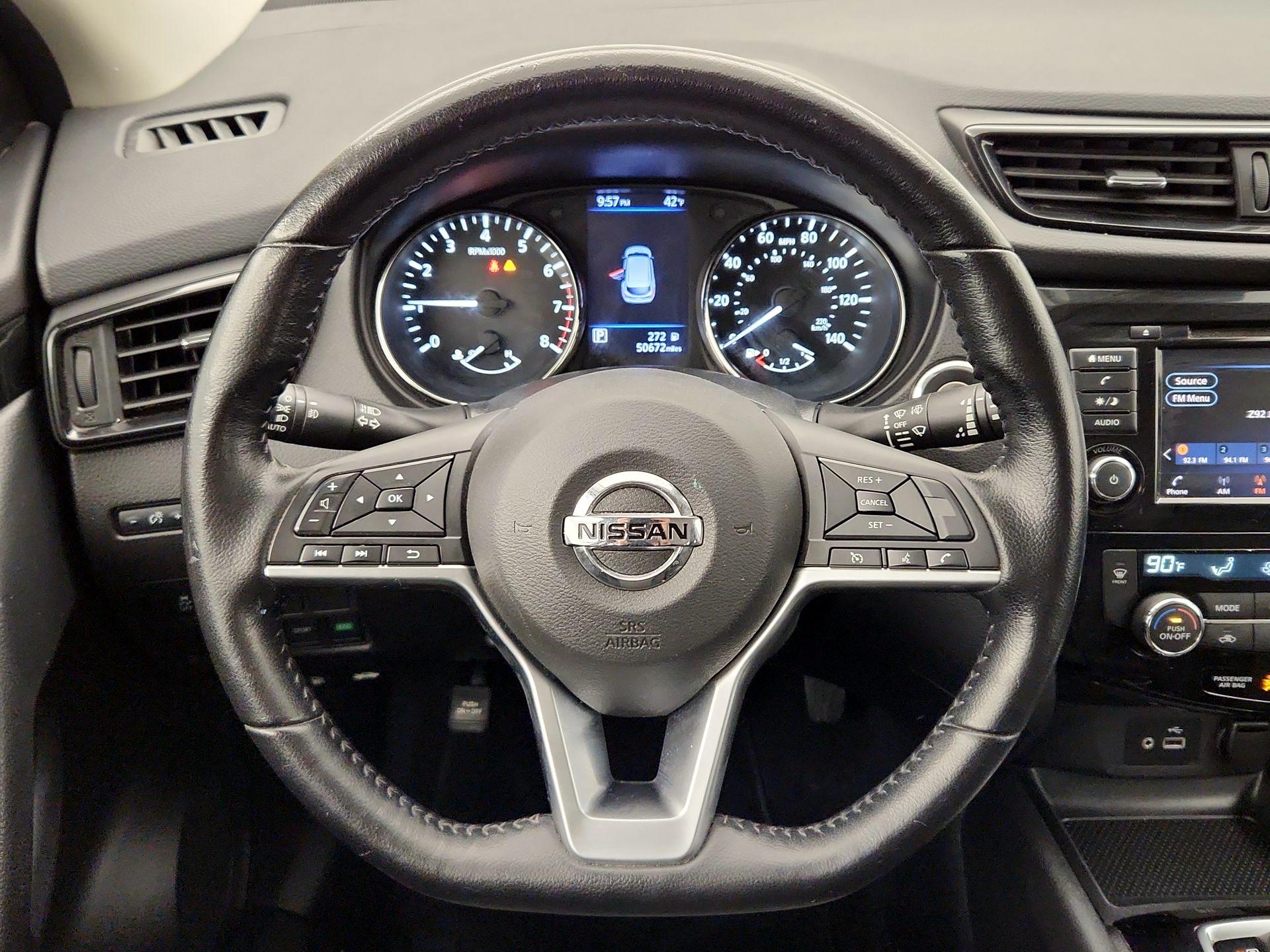 Thumbnail: 2020 Nissan Rogue Sport - 10