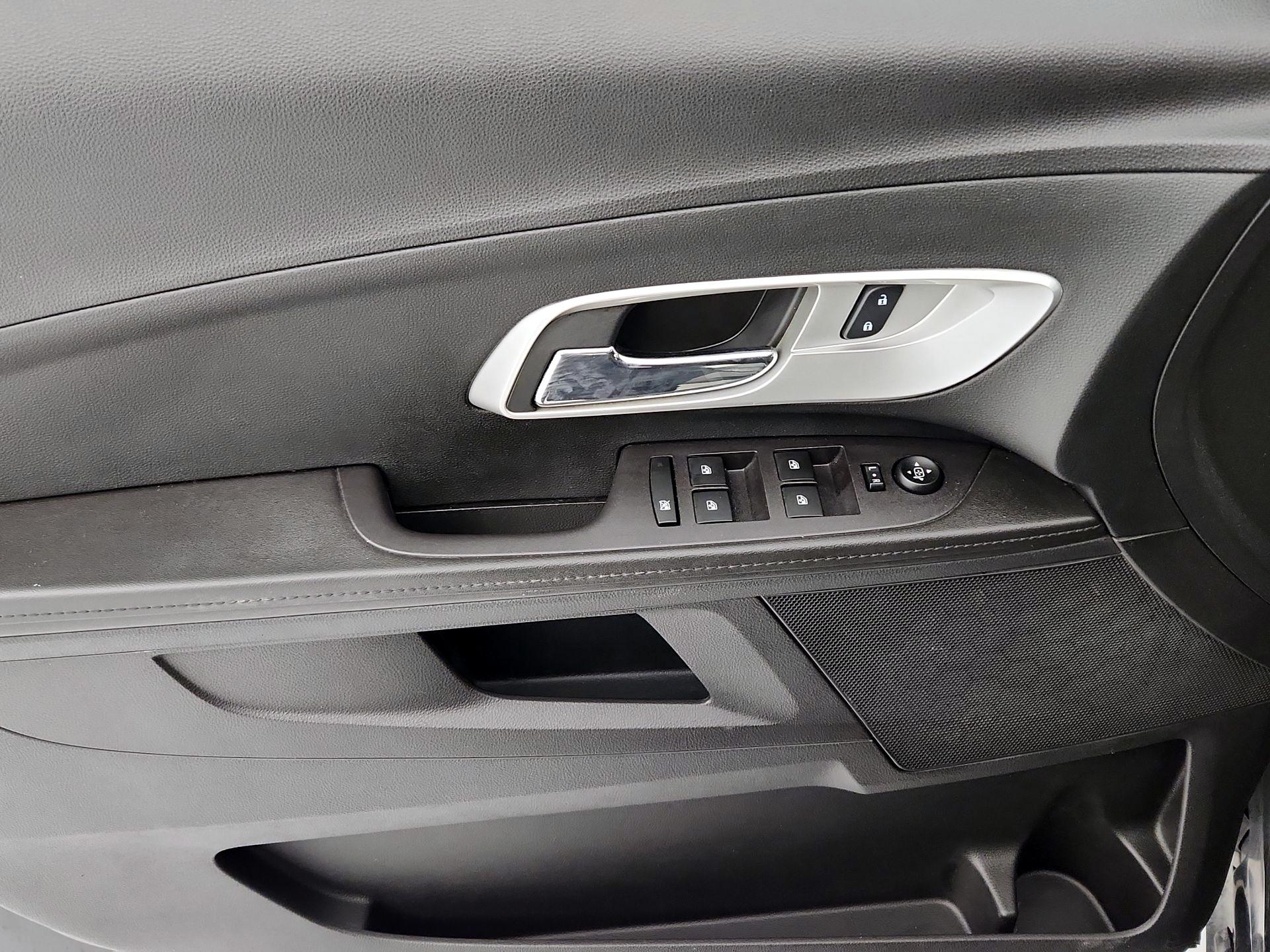 Thumbnail: 2017 Chevrolet Equinox - 12