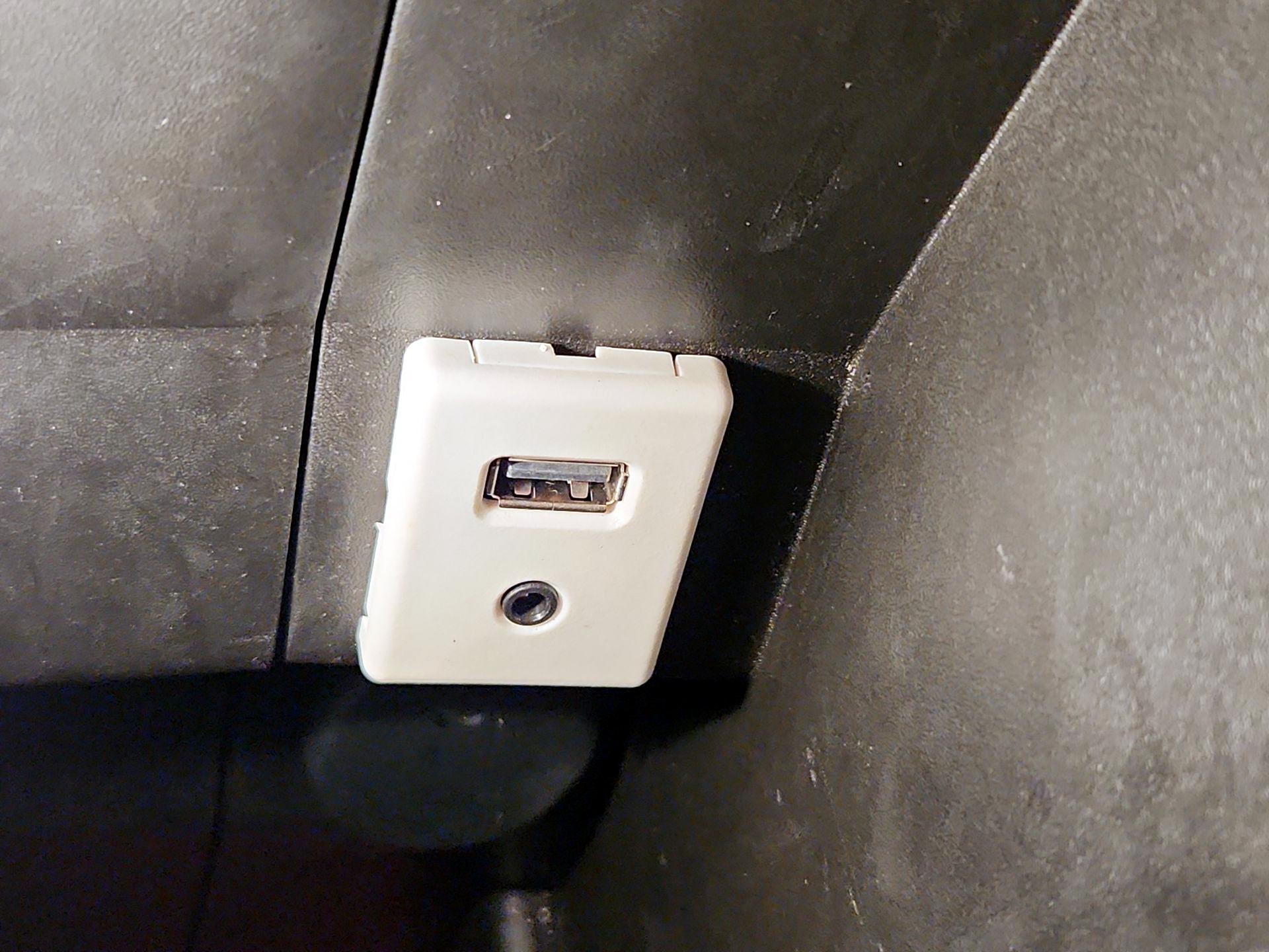 Thumbnail: 2017 Chevrolet Equinox - 17