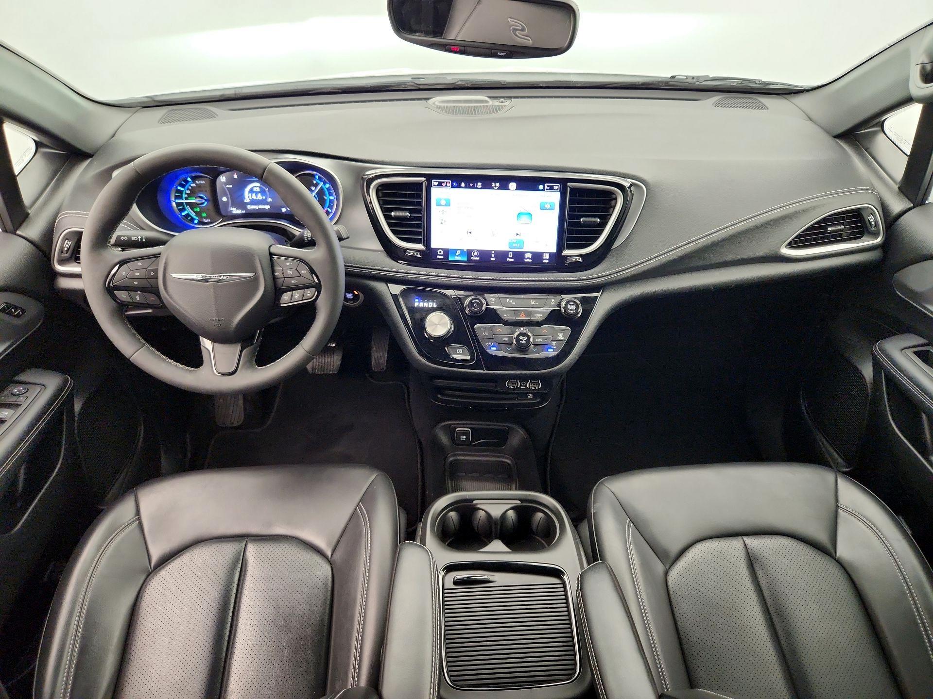 Thumbnail: 2023 Chrysler Pacifica - 9