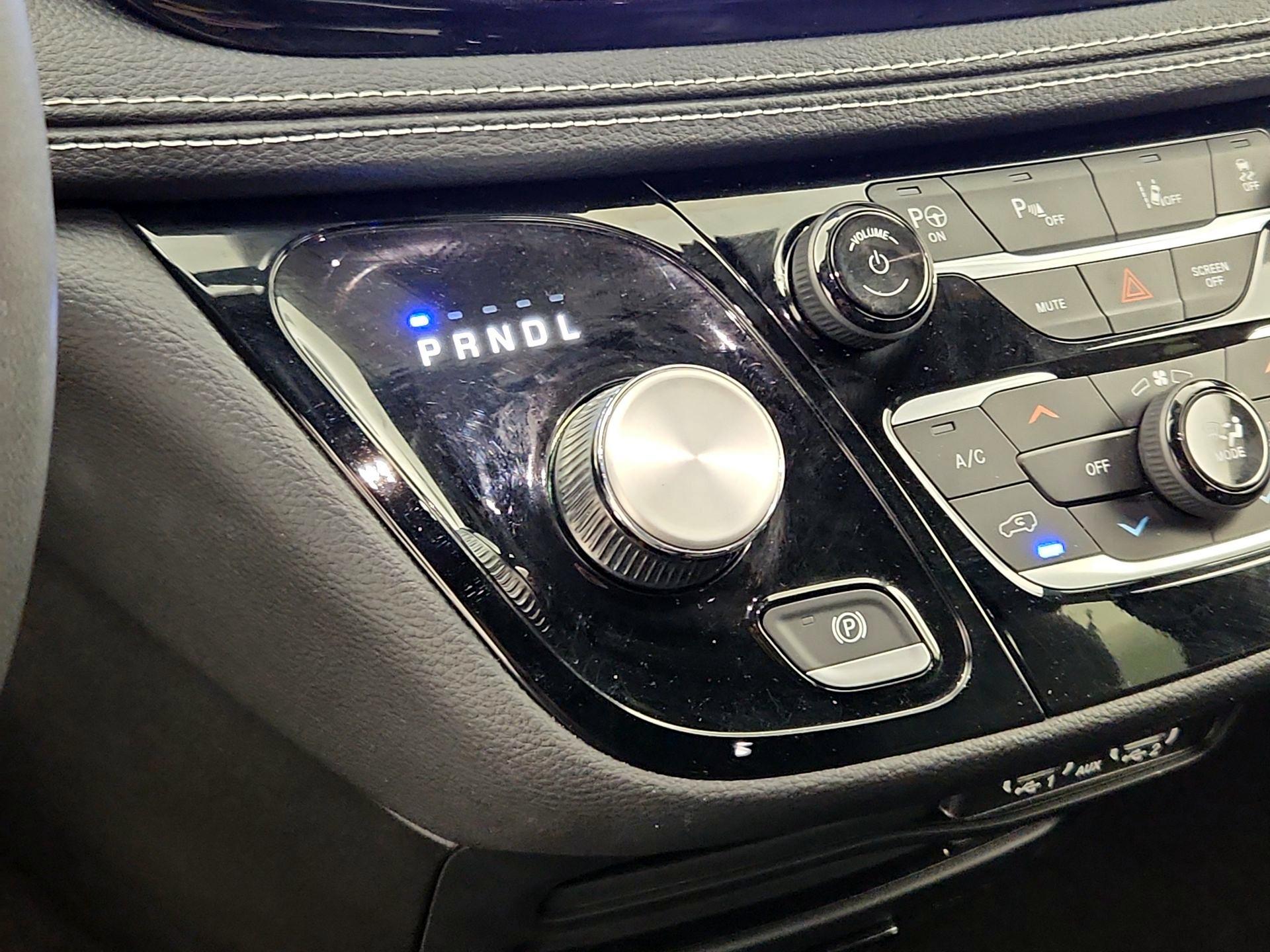 Thumbnail: 2023 Chrysler Pacifica - 18