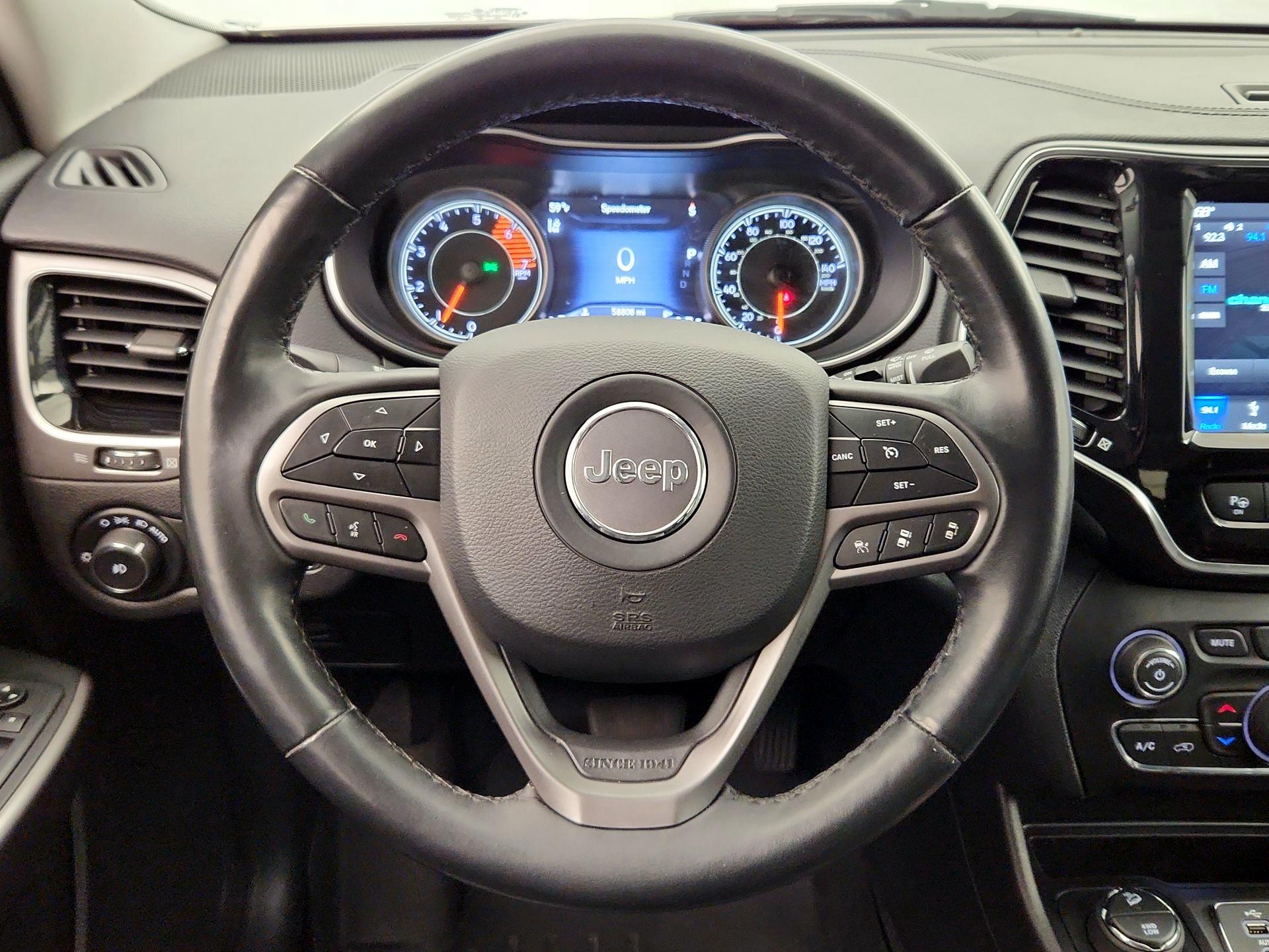 Thumbnail: 2019 Jeep Cherokee - 10