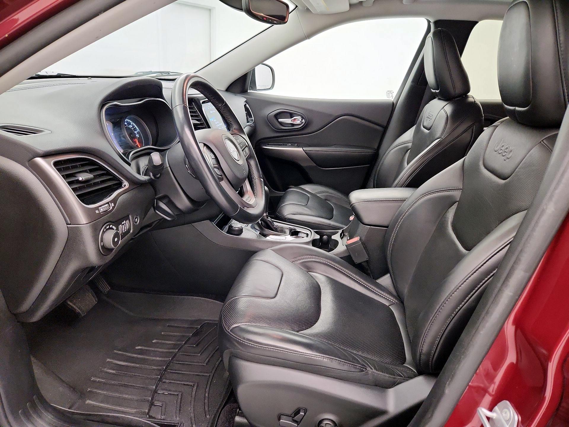 Thumbnail: 2019 Jeep Cherokee - 11