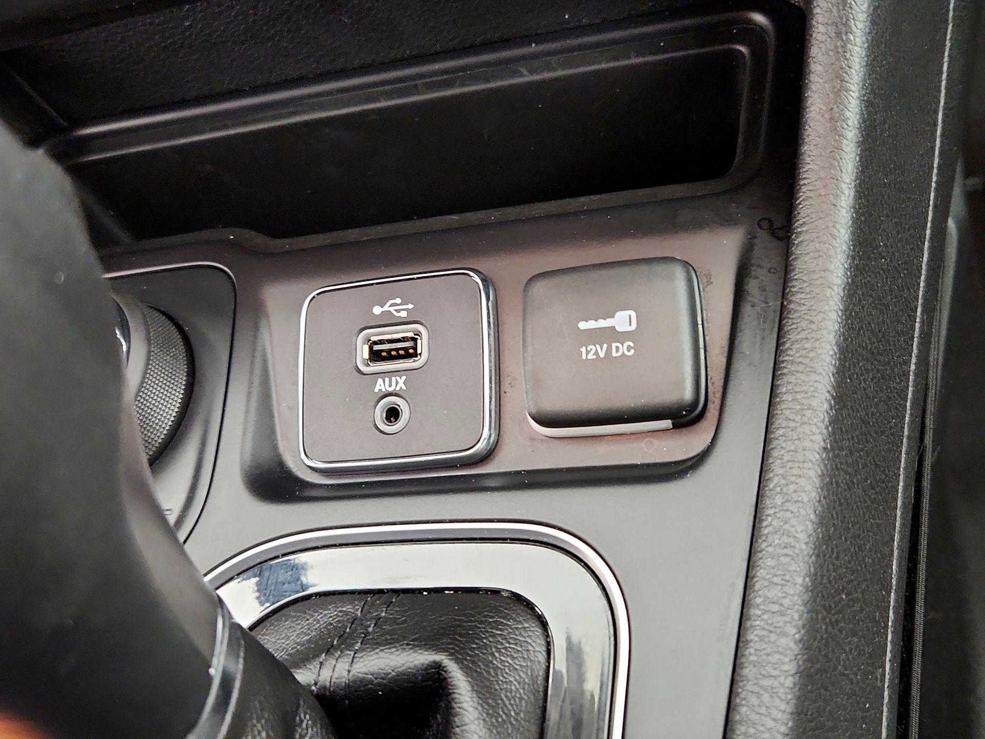 Thumbnail: 2019 Jeep Cherokee - 19