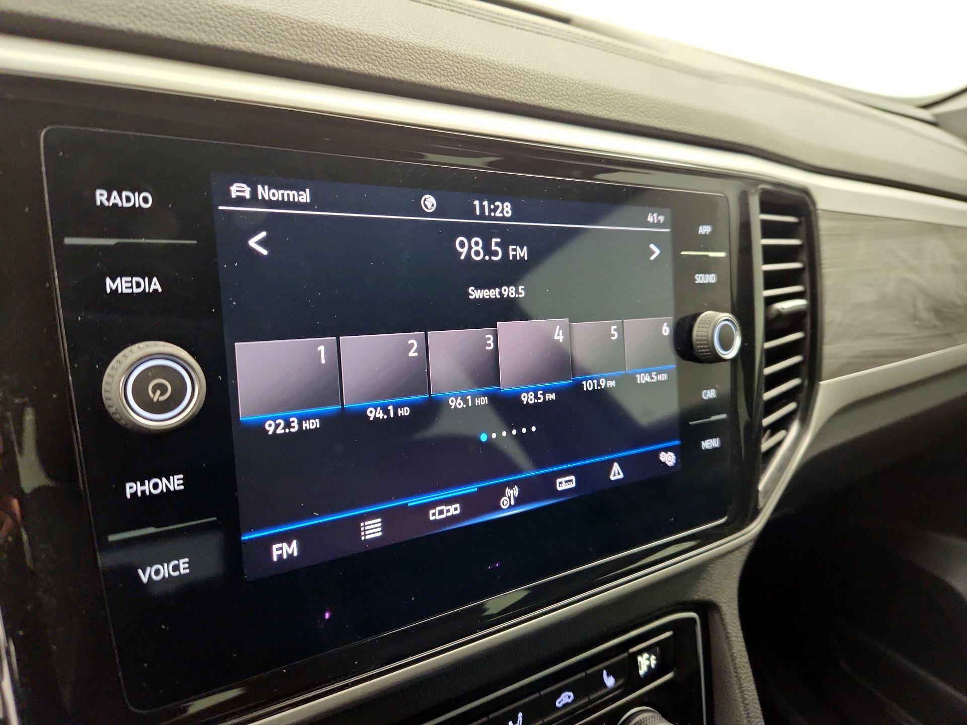 Thumbnail: 2022 Volkswagen Atlas - 15