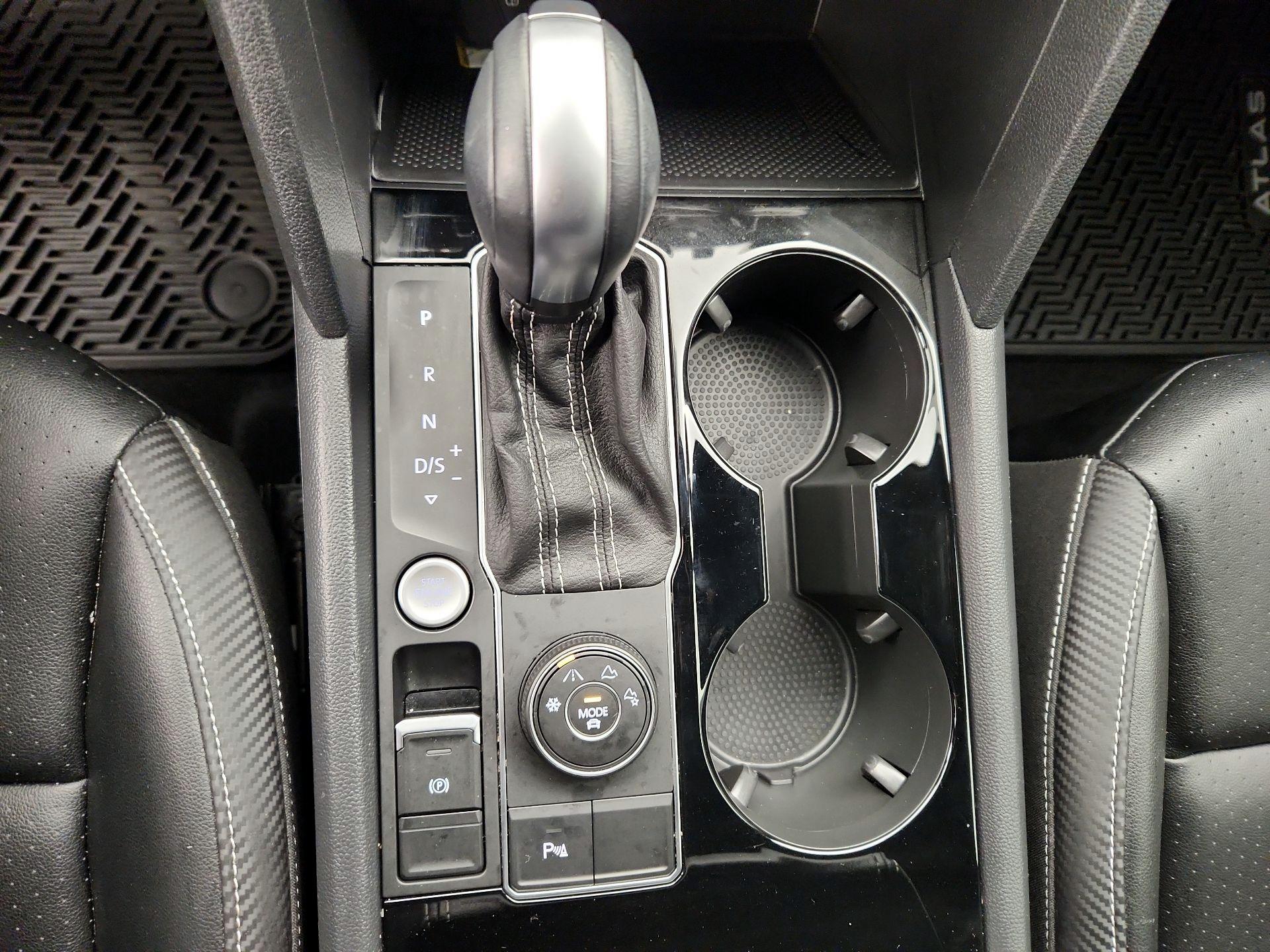 Thumbnail: 2022 Volkswagen Atlas - 17