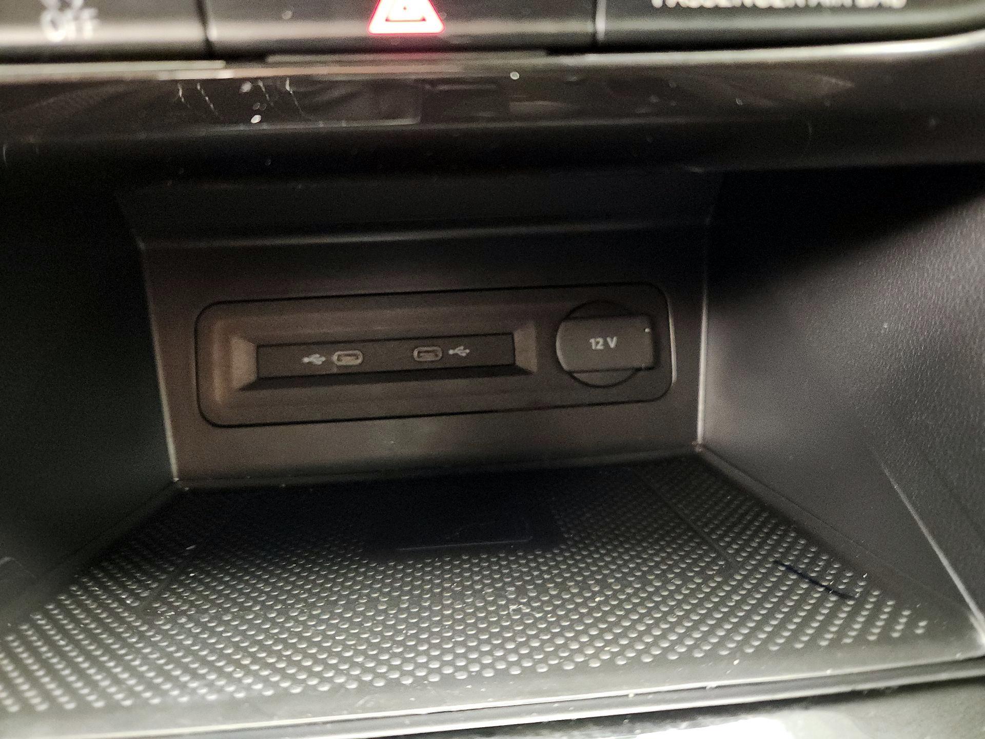 Thumbnail: 2022 Volkswagen Atlas - 18