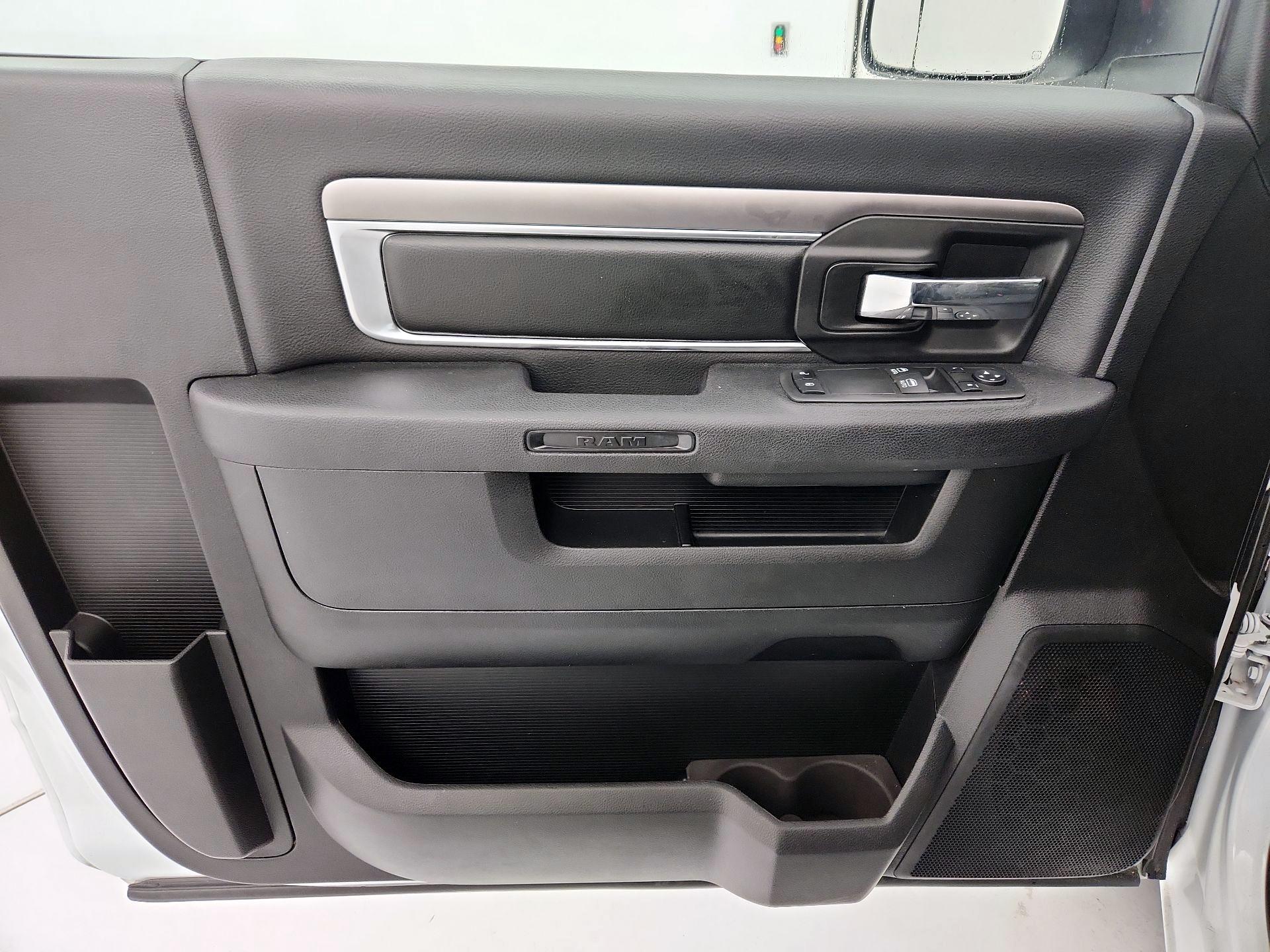 Thumbnail: 2022 RAM 1500 Classic - 12