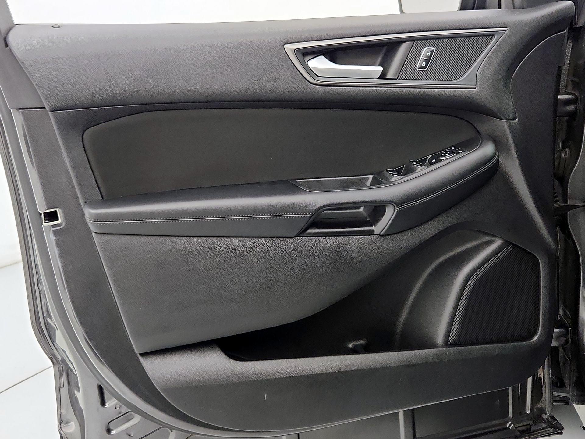 Thumbnail: 2019 Ford Edge - 12