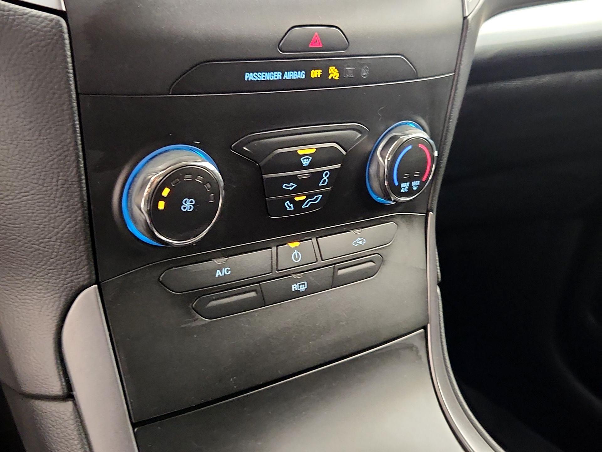 Thumbnail: 2019 Ford Edge - 16